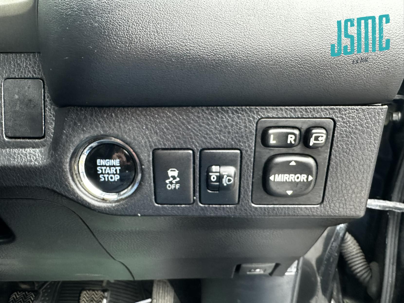 Toyota RAV4 2.0 D-4D Invincible SUV 5dr Diesel Manual 2WD Euro 5 (s/s) (124 ps)