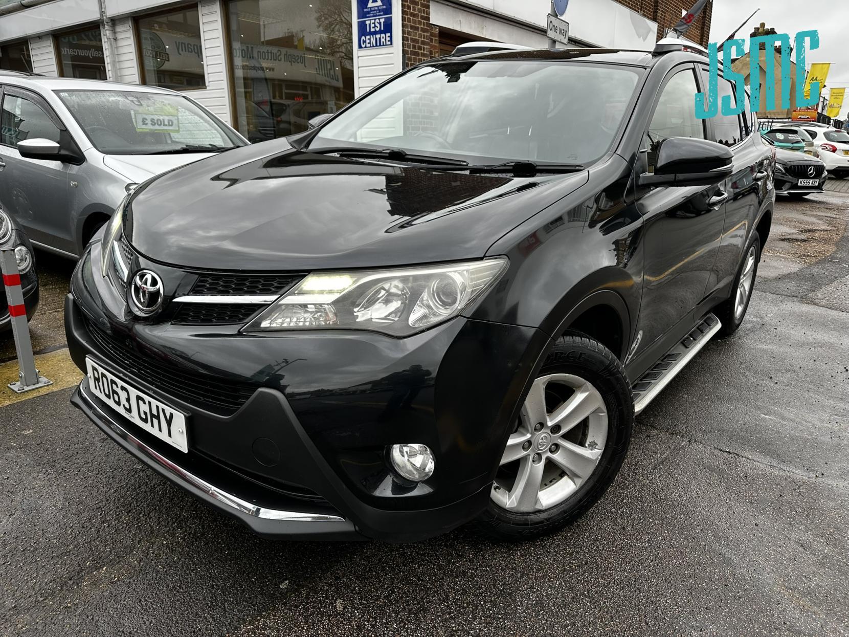 Toyota RAV4 2.0 D-4D Invincible SUV 5dr Diesel Manual 2WD Euro 5 (s/s) (124 ps)