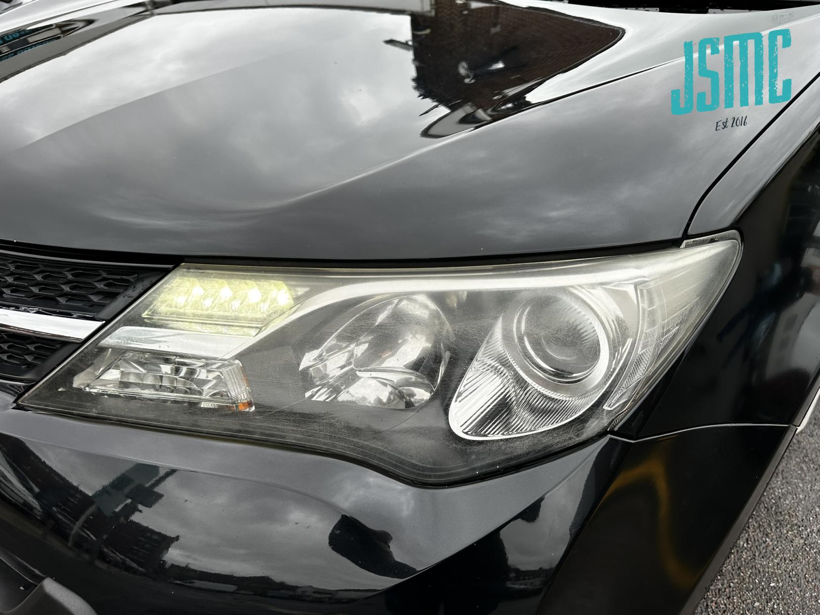 Toyota RAV4 2.0 D-4D Invincible SUV 5dr Diesel Manual 2WD Euro 5 (s/s) (124 ps)