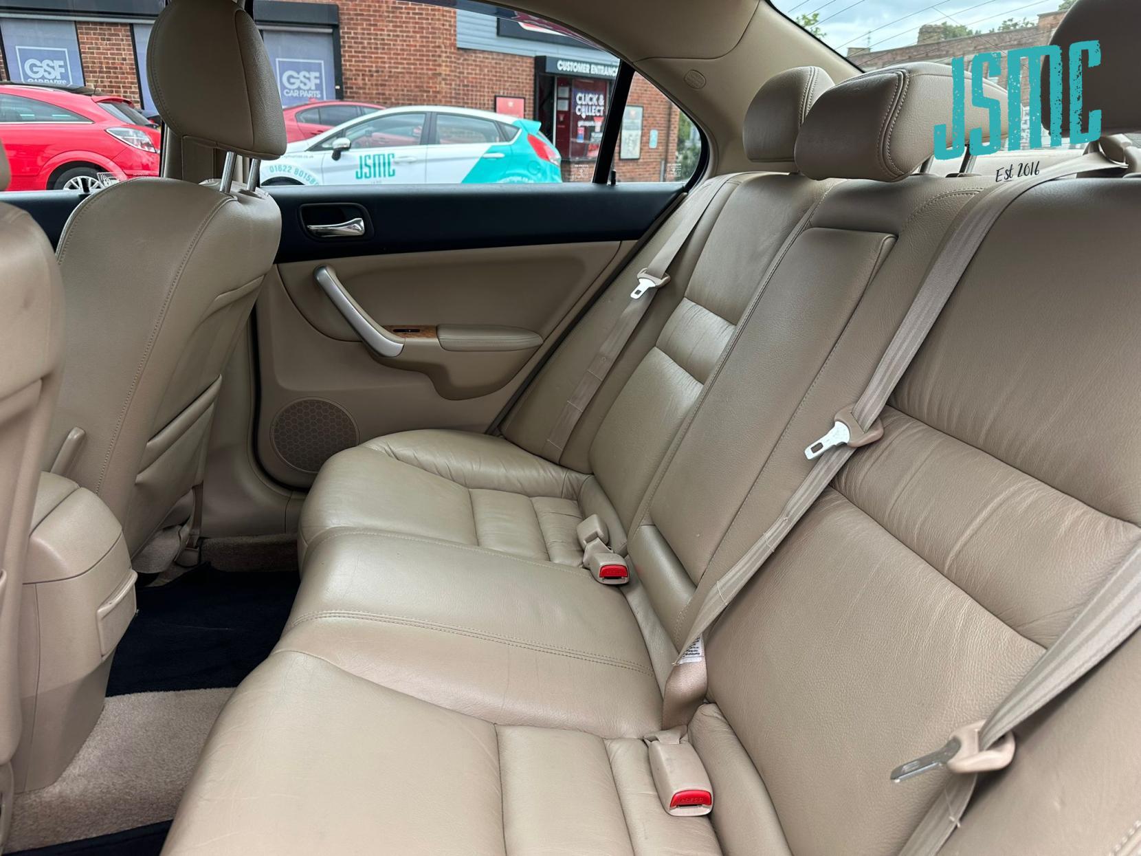 Honda Accord 2.4 i-VTEC Executive Saloon 4dr Petrol Automatic (223 g/km, 188 bhp)