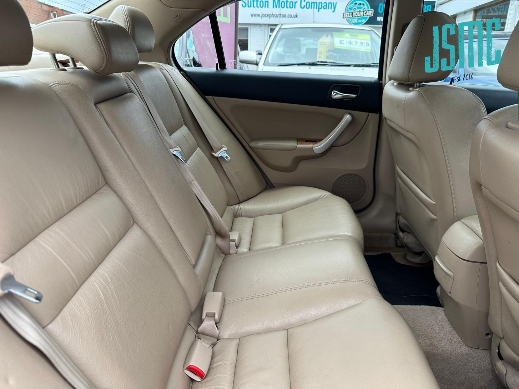 Honda Accord 2.4 i-VTEC Executive Saloon 4dr Petrol Automatic (223 g/km, 188 bhp)