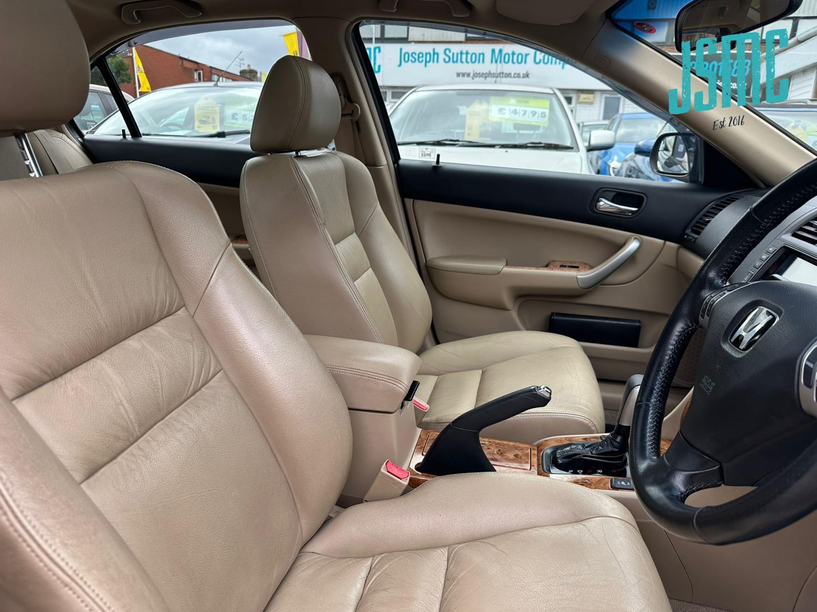 Honda Accord 2.4 i-VTEC Executive Saloon 4dr Petrol Automatic (223 g/km, 188 bhp)