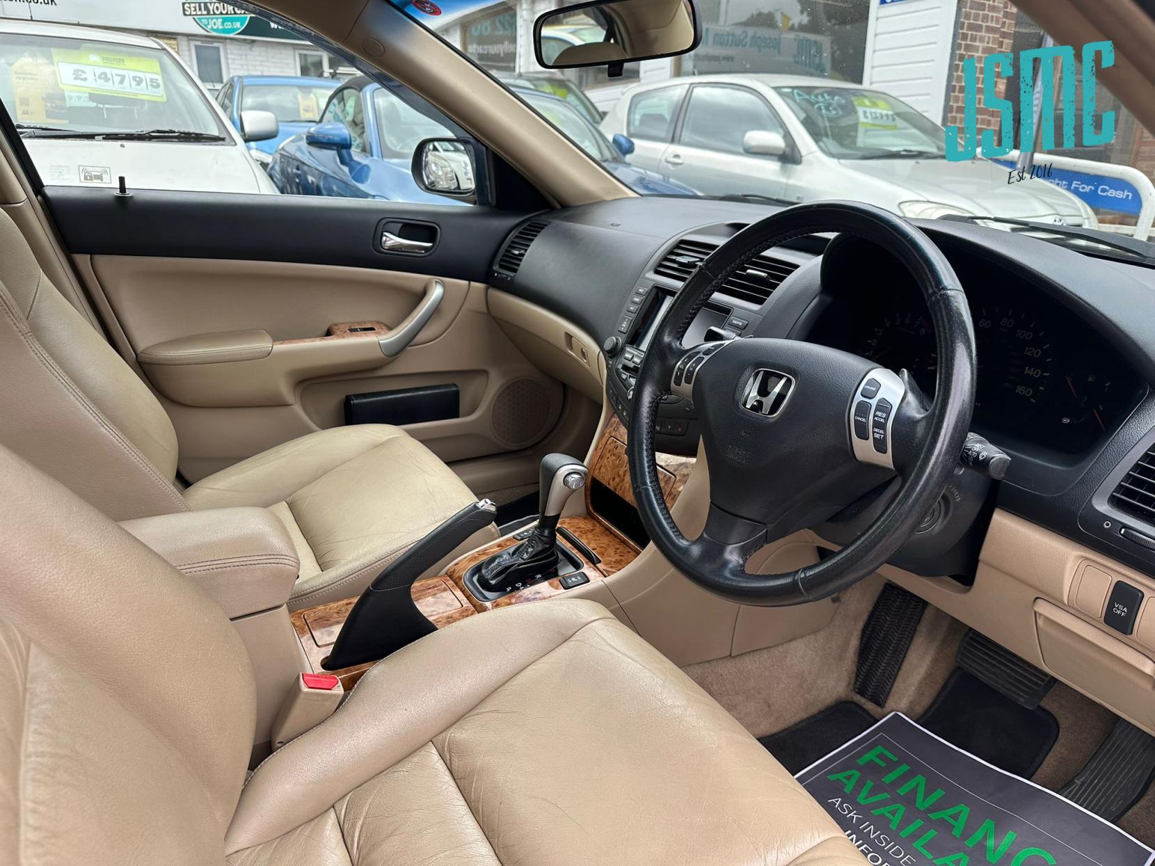 Honda Accord 2.4 i-VTEC Executive Saloon 4dr Petrol Automatic (223 g/km, 188 bhp)