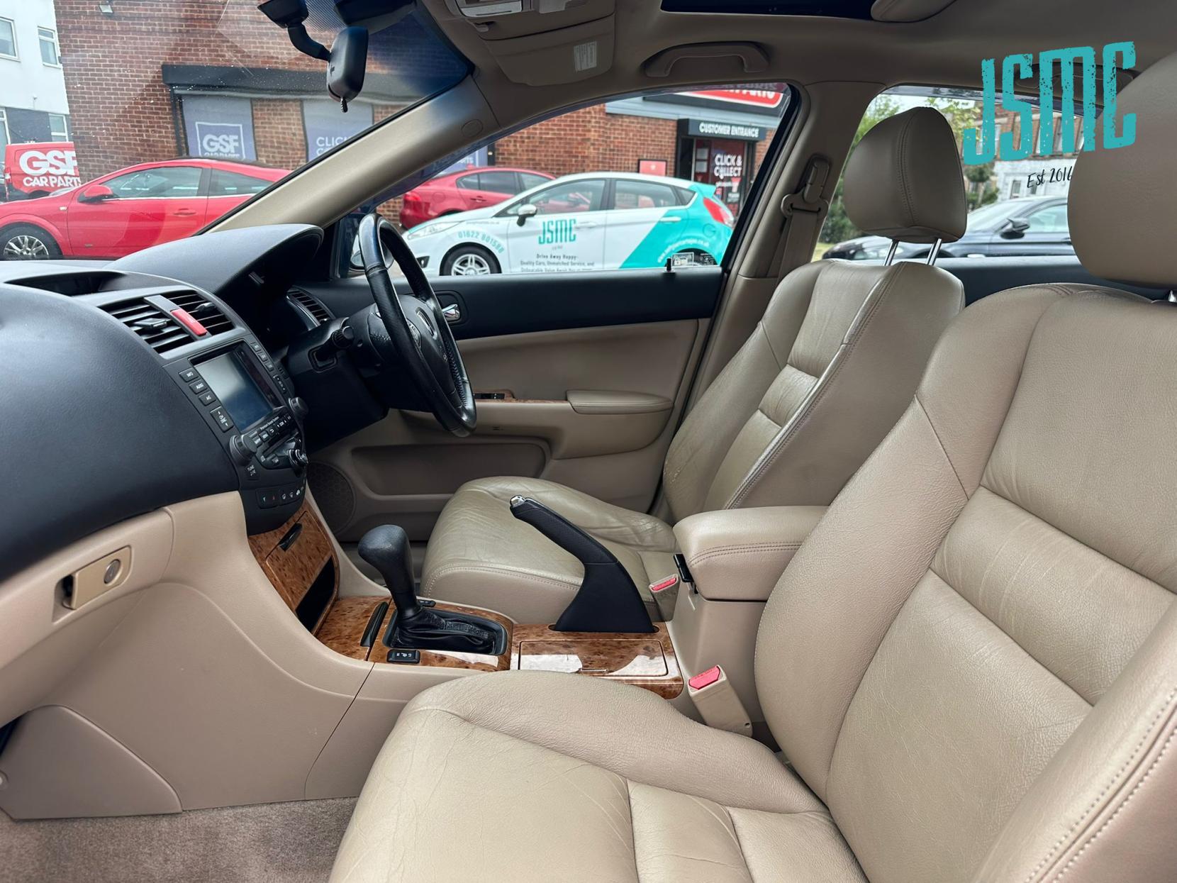 Honda Accord 2.4 i-VTEC Executive Saloon 4dr Petrol Automatic (223 g/km, 188 bhp)