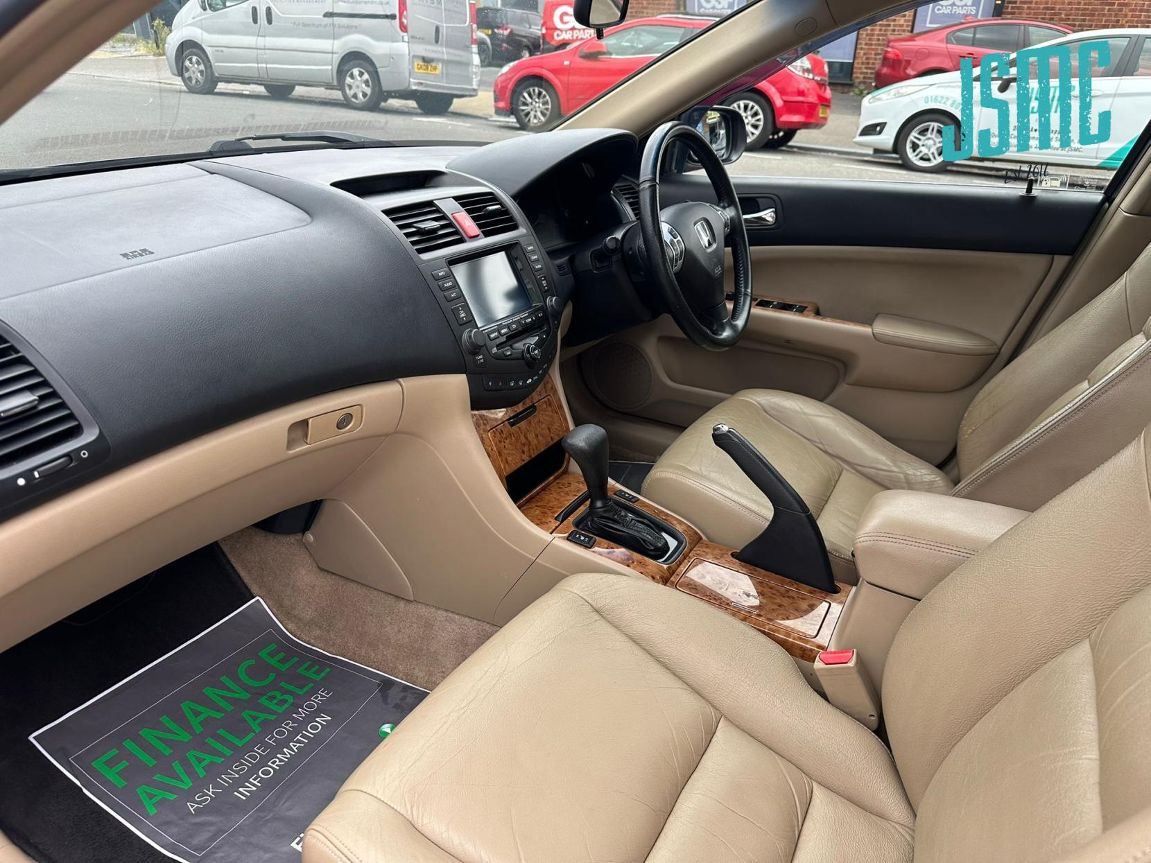 Honda Accord 2.4 i-VTEC Executive Saloon 4dr Petrol Automatic (223 g/km, 188 bhp)