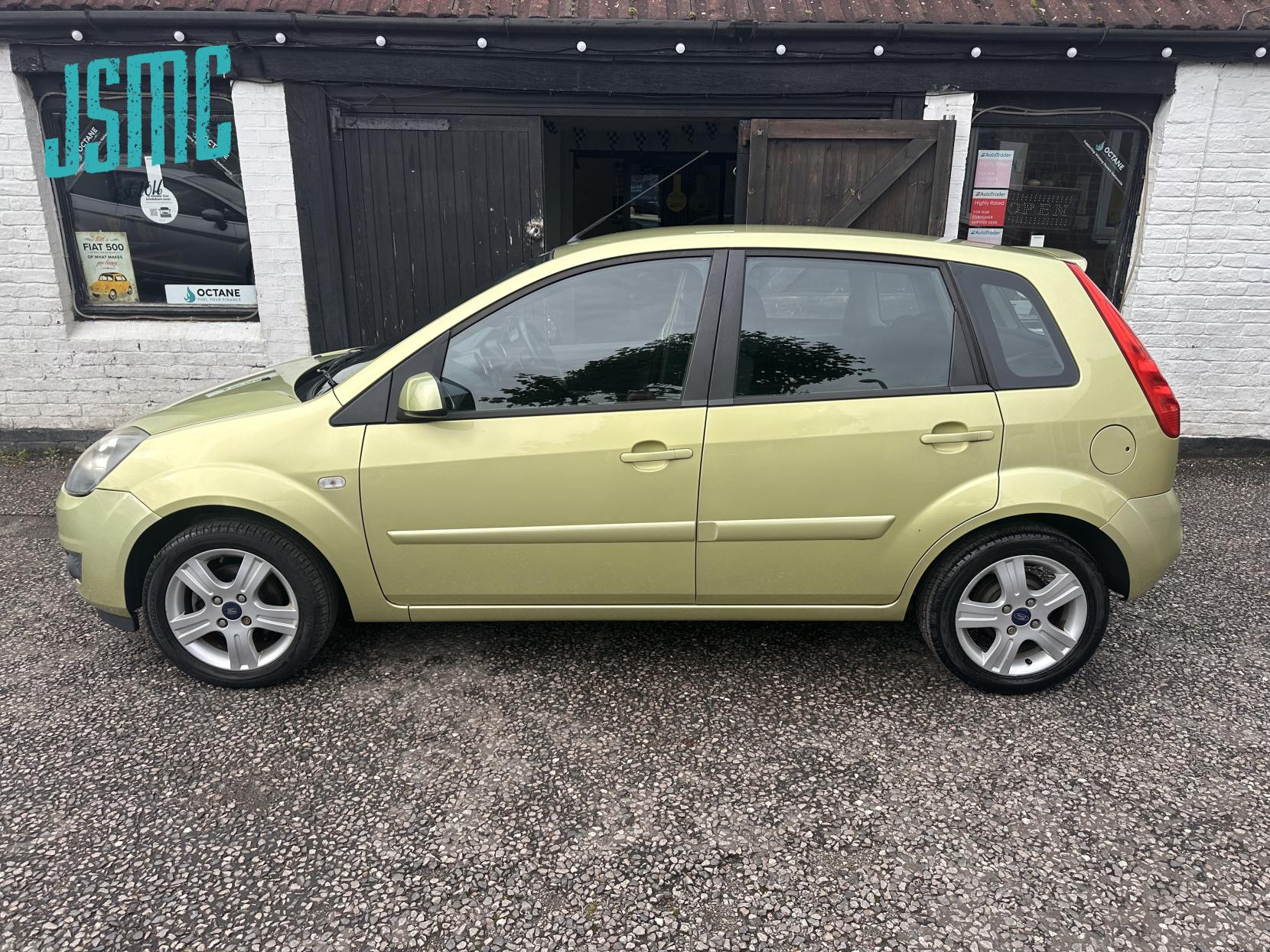 Ford Fiesta 1.25 Zetec Climate Hatchback 5dr Petrol Manual (142 g/km, 74 bhp)