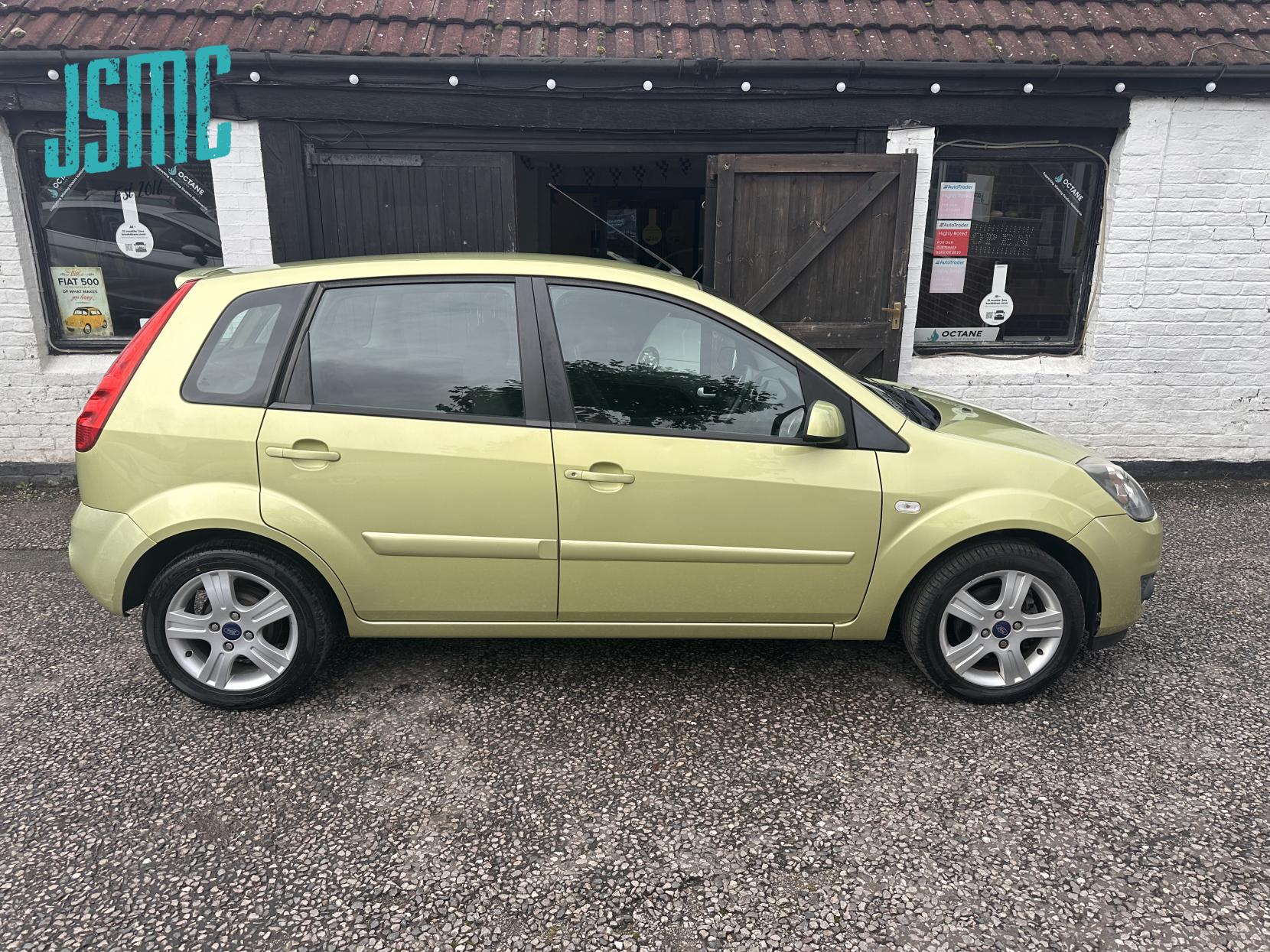 Ford Fiesta 1.25 Zetec Climate Hatchback 5dr Petrol Manual (142 g/km, 74 bhp)