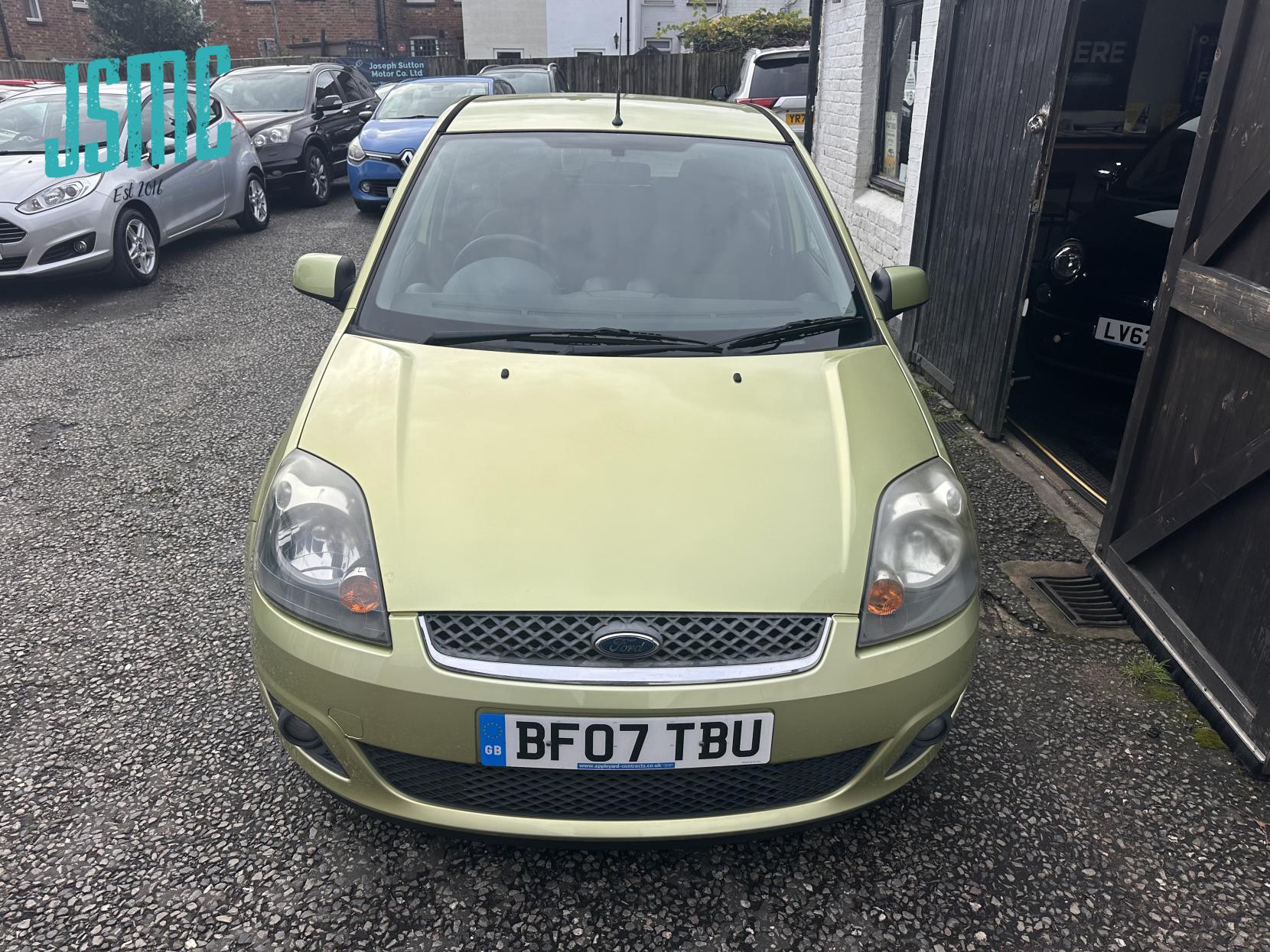 Ford Fiesta 1.25 Zetec Climate Hatchback 5dr Petrol Manual (142 g/km, 74 bhp)