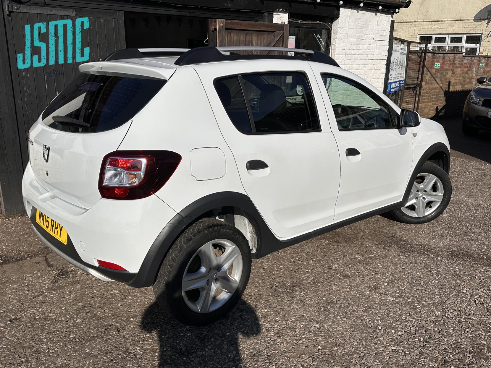 Dacia Sandero Stepway 0.9 TCe Ambiance Hatchback 5dr Petrol Manual Euro 5 (90 ps)