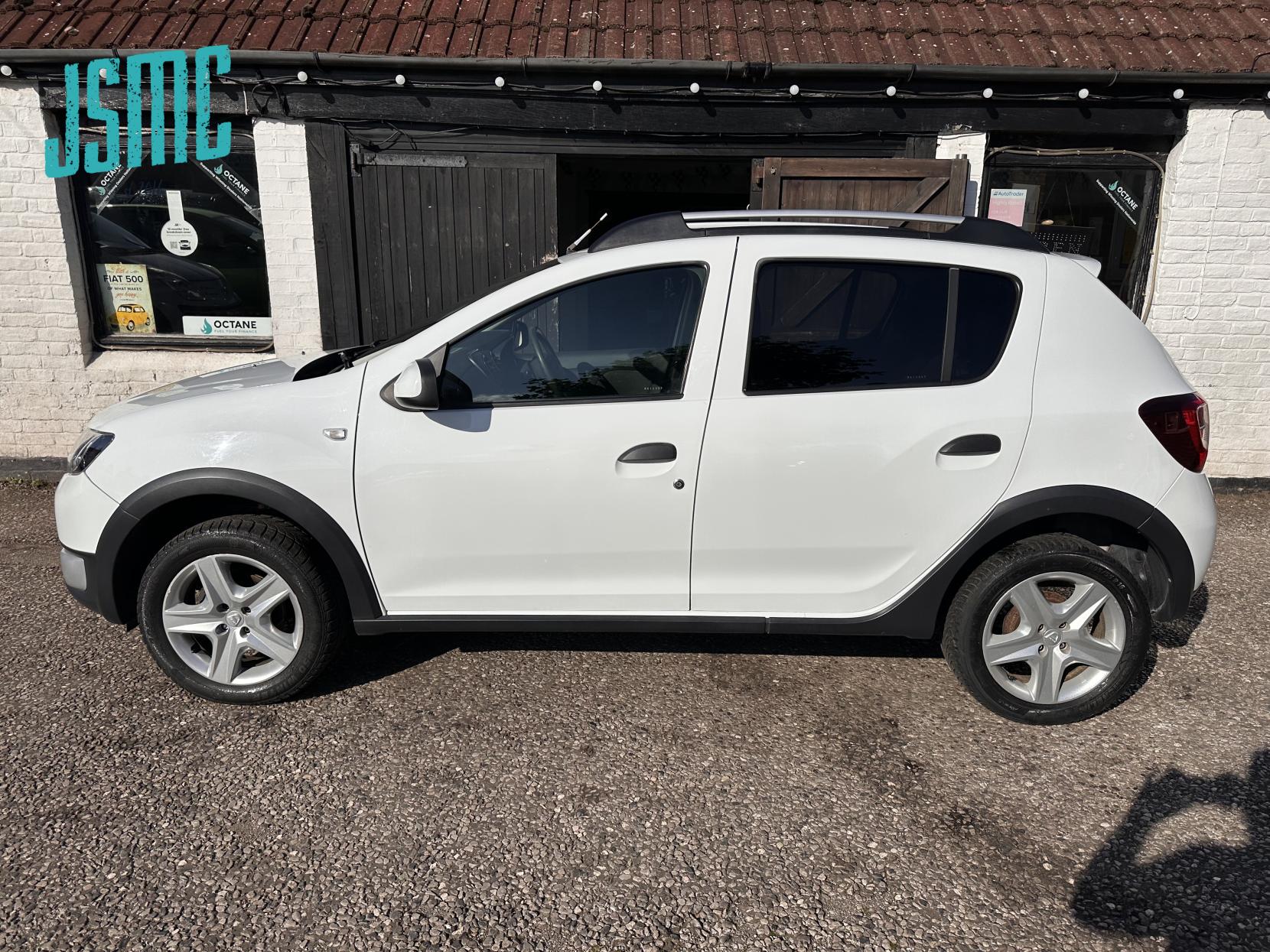 Dacia Sandero Stepway 0.9 TCe Ambiance Hatchback 5dr Petrol Manual Euro 5 (90 ps)