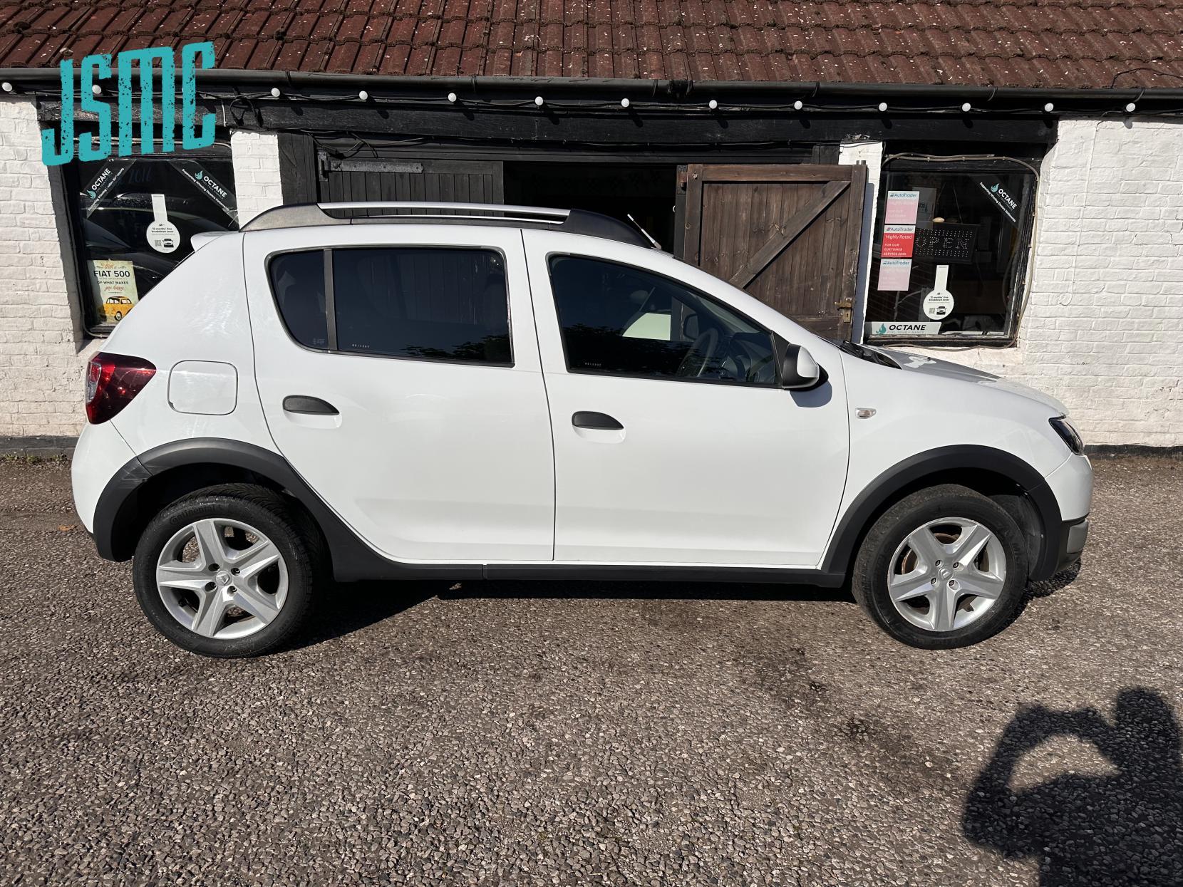 Dacia Sandero Stepway 0.9 TCe Ambiance Hatchback 5dr Petrol Manual Euro 5 (90 ps)