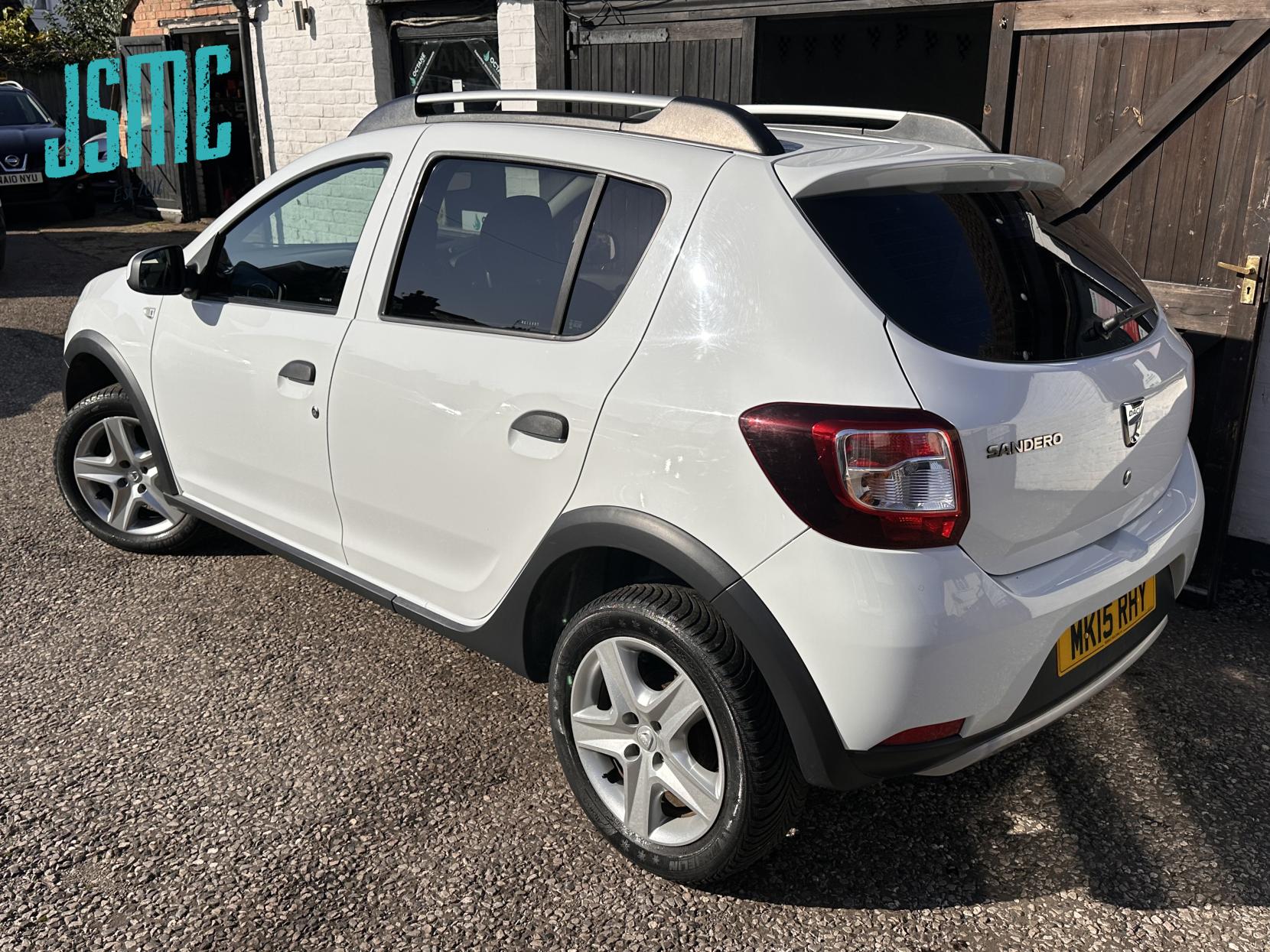 Dacia Sandero Stepway 0.9 TCe Ambiance Hatchback 5dr Petrol Manual Euro 5 (90 ps)