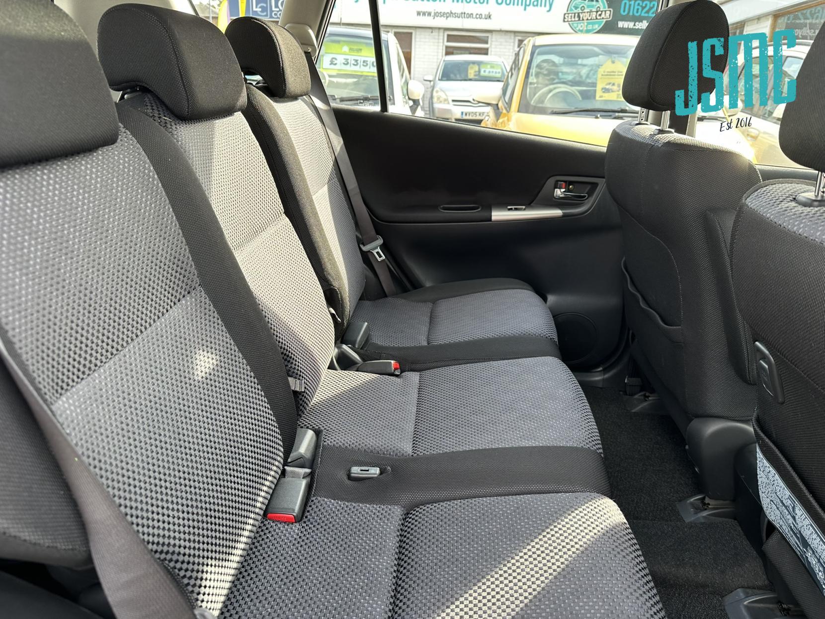 Toyota Corolla Verso 1.8 VVT-i T Spirit MPV 5dr Petrol Automatic (195 g/km, 133 bhp)