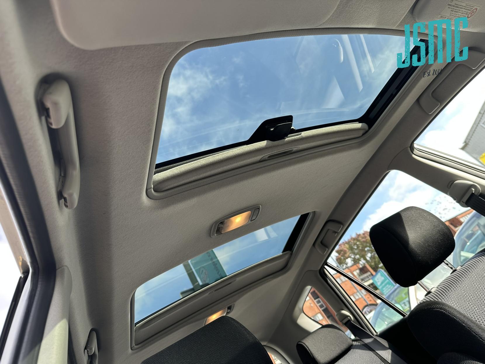 Toyota Corolla Verso 1.8 VVT-i T Spirit MPV 5dr Petrol Automatic (195 g/km, 133 bhp)
