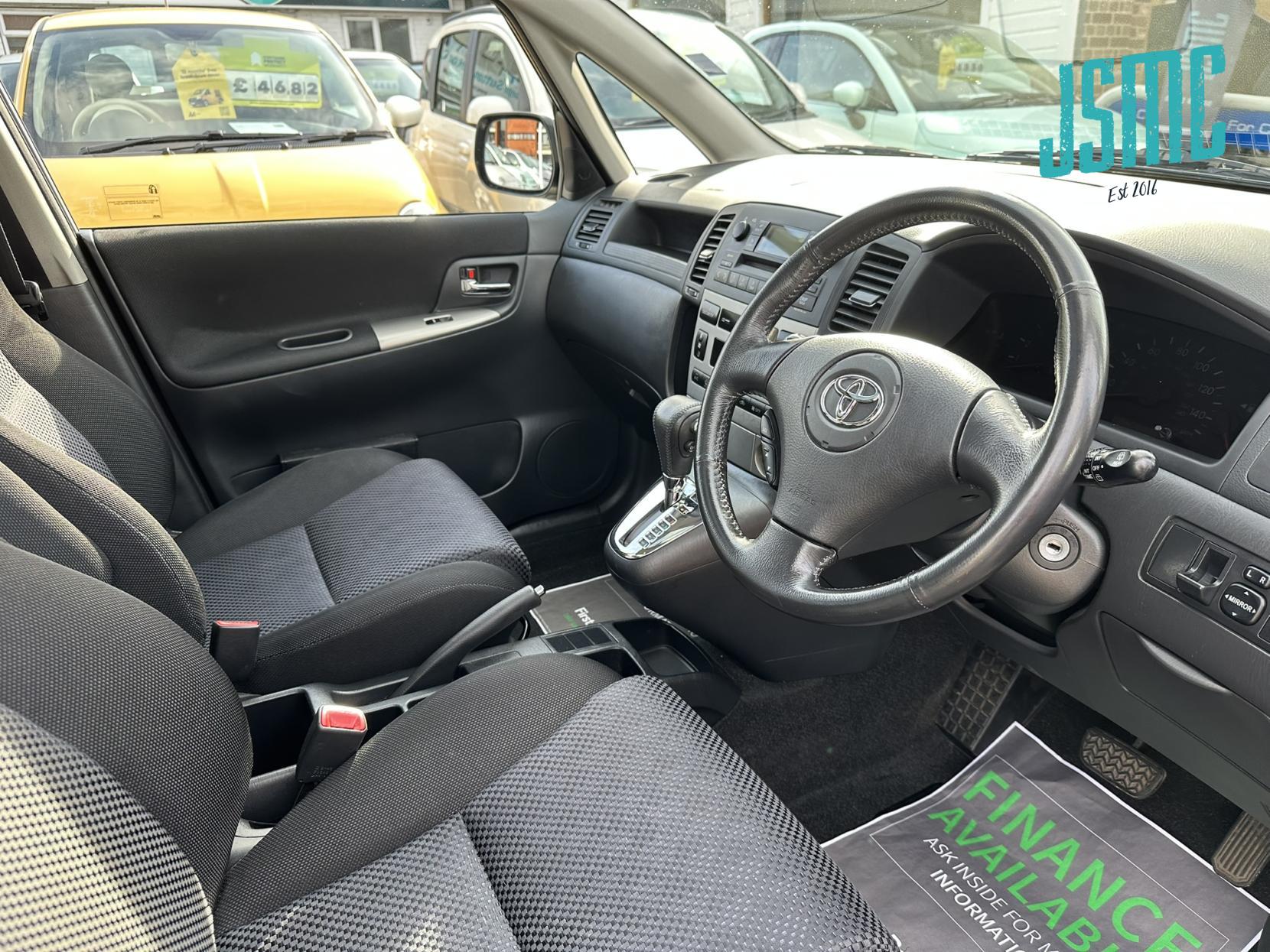 Toyota Corolla Verso 1.8 VVT-i T Spirit MPV 5dr Petrol Automatic (195 g/km, 133 bhp)