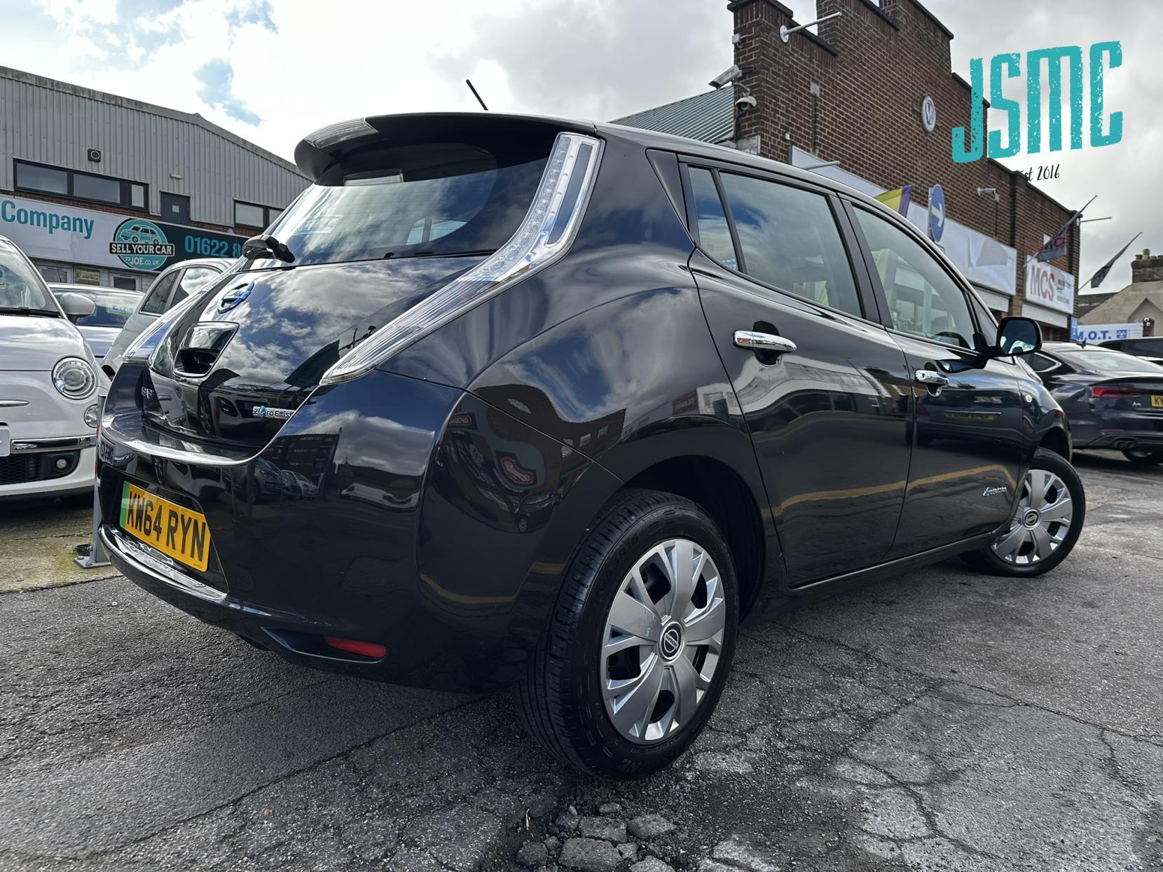Nissan Leaf 24kWh Visia Hatchback 5dr Electric Auto (107 bhp)