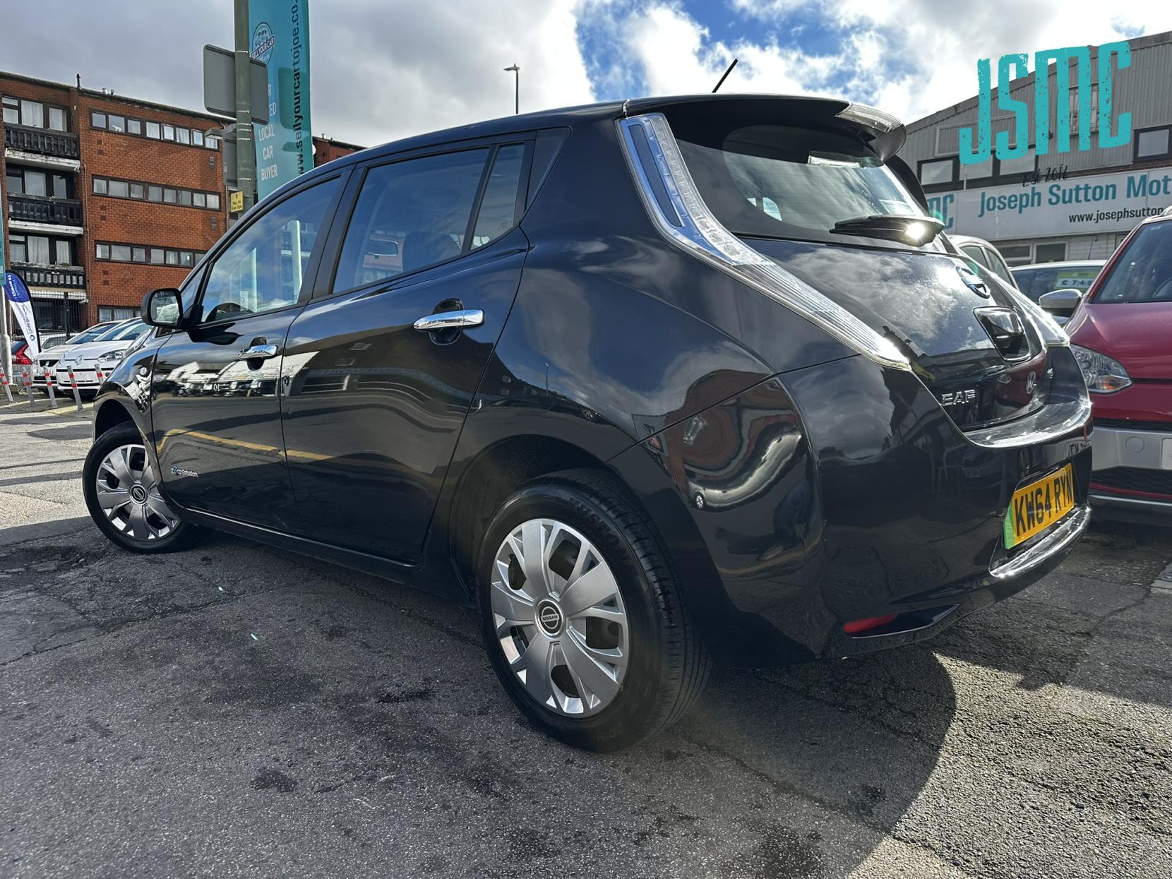 Nissan Leaf 24kWh Visia Hatchback 5dr Electric Auto (107 bhp)