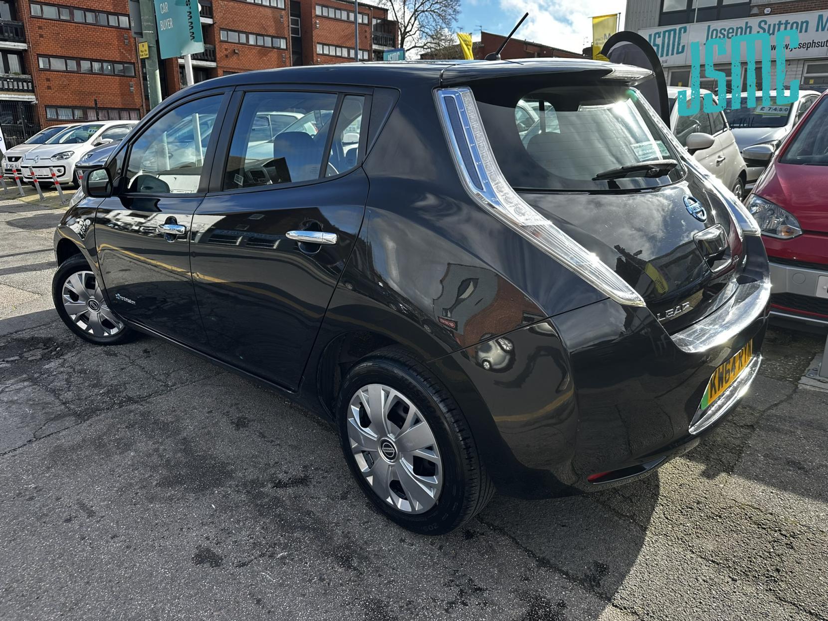 Nissan Leaf 24kWh Visia Hatchback 5dr Electric Auto (107 bhp)