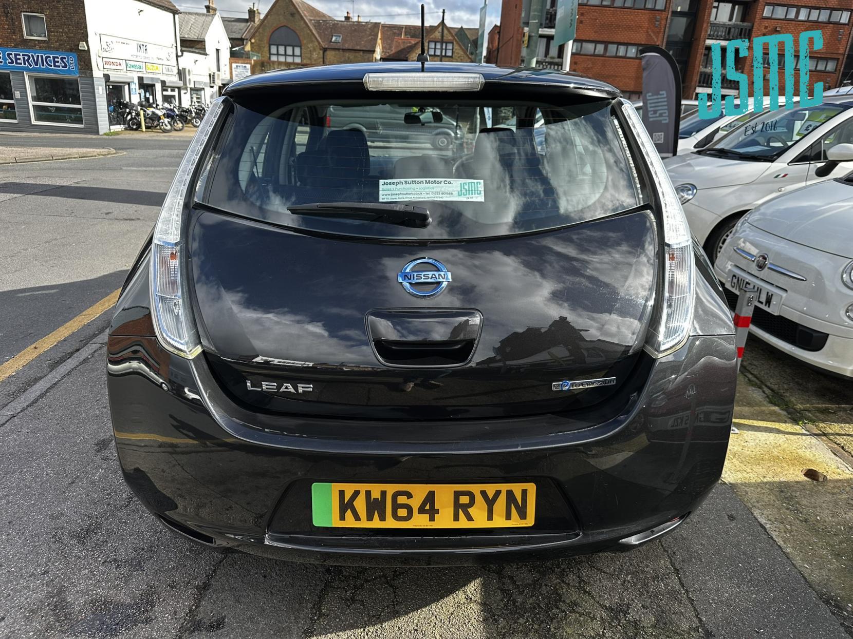 Nissan Leaf 24kWh Visia Hatchback 5dr Electric Auto (107 bhp)