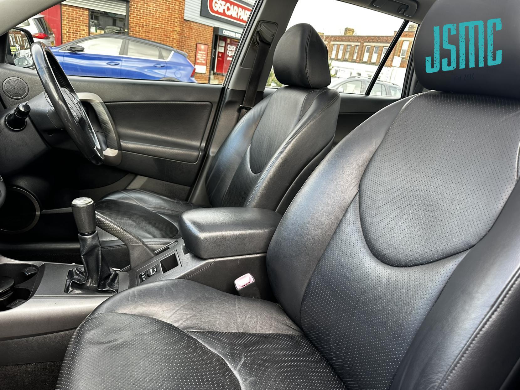 Toyota RAV4 2.0 XT5 SUV 5dr Petrol Manual 4WD (209 g/km, 150 bhp)