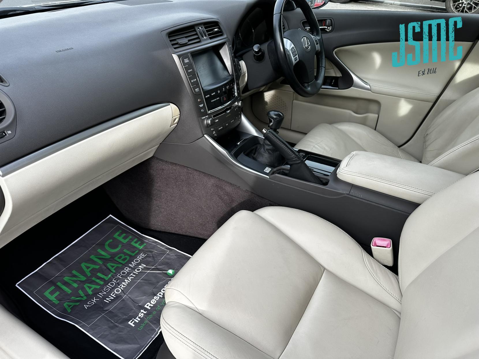 Lexus IS 2.2 200d Advance Saloon 4dr Diesel Manual Euro 5 (150 ps)