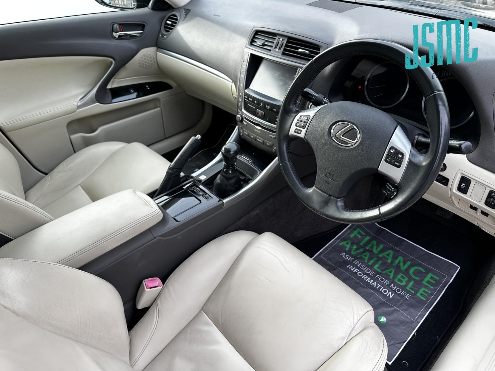 Lexus IS 2.2 200d Advance Saloon 4dr Diesel Manual Euro 5 (150 ps)