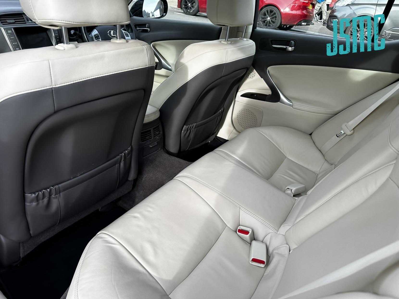 Lexus IS 2.2 200d Advance Saloon 4dr Diesel Manual Euro 5 (150 ps)