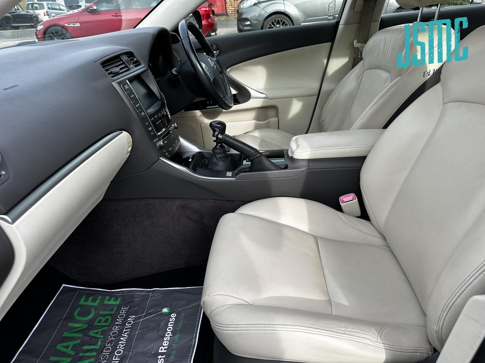 Lexus IS 2.2 200d Advance Saloon 4dr Diesel Manual Euro 5 (150 ps)