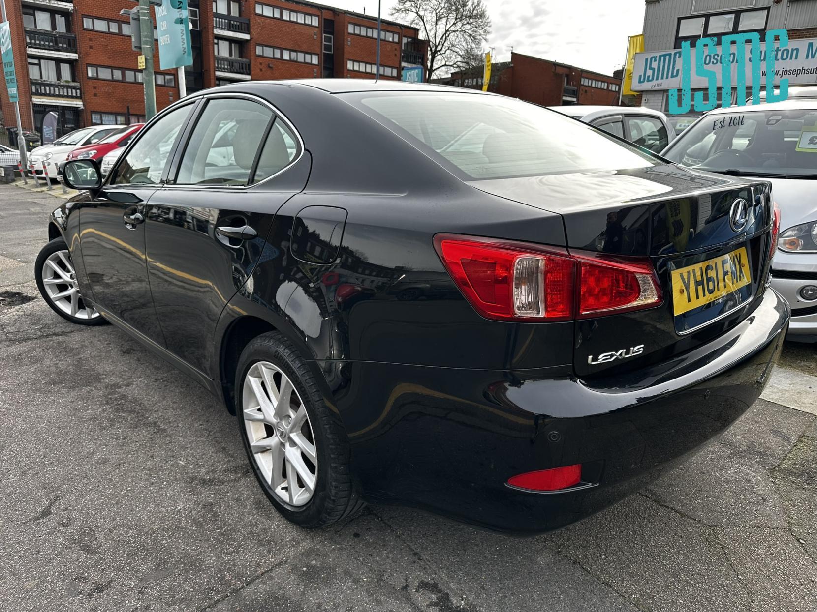 Lexus IS 2.2 200d Advance Saloon 4dr Diesel Manual Euro 5 (150 ps)