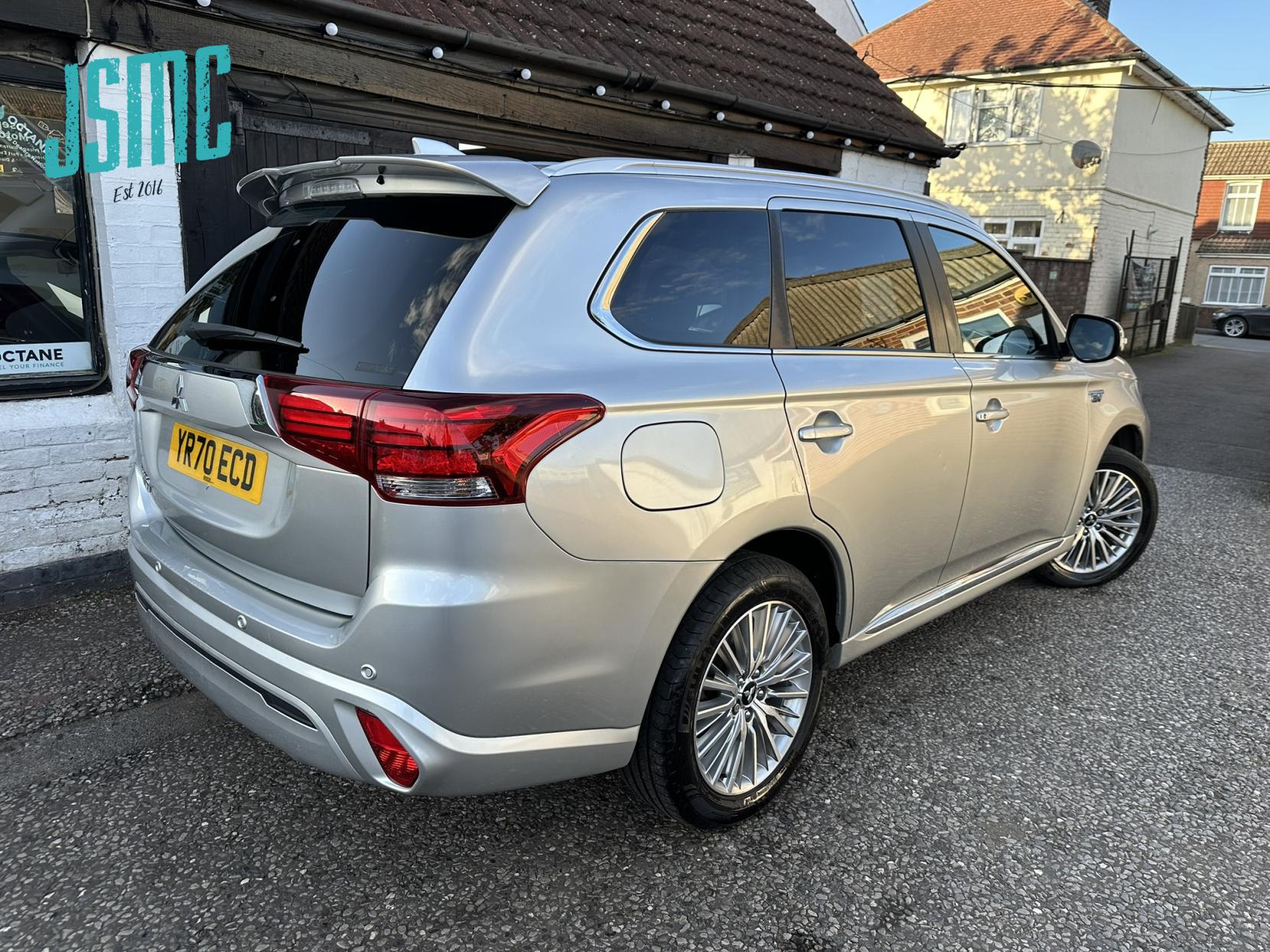 Mitsubishi Outlander 2.4h TwinMotor 13.8kWh Exceed Safety SUV 5dr Petrol Plug-in Hybrid CVT 4WD Euro 6 (s/s) (224 ps)