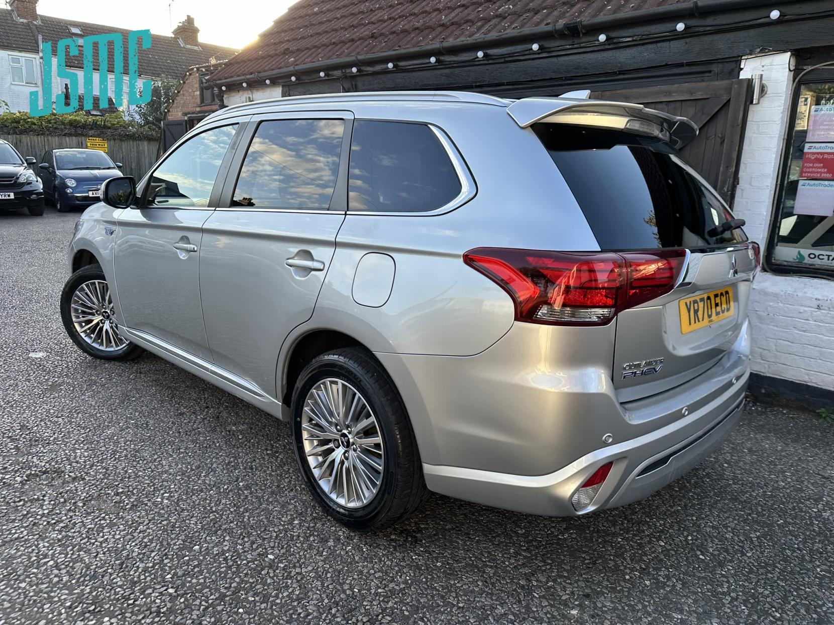 Mitsubishi Outlander 2.4h TwinMotor 13.8kWh Exceed Safety SUV 5dr Petrol Plug-in Hybrid CVT 4WD Euro 6 (s/s) (224 ps)