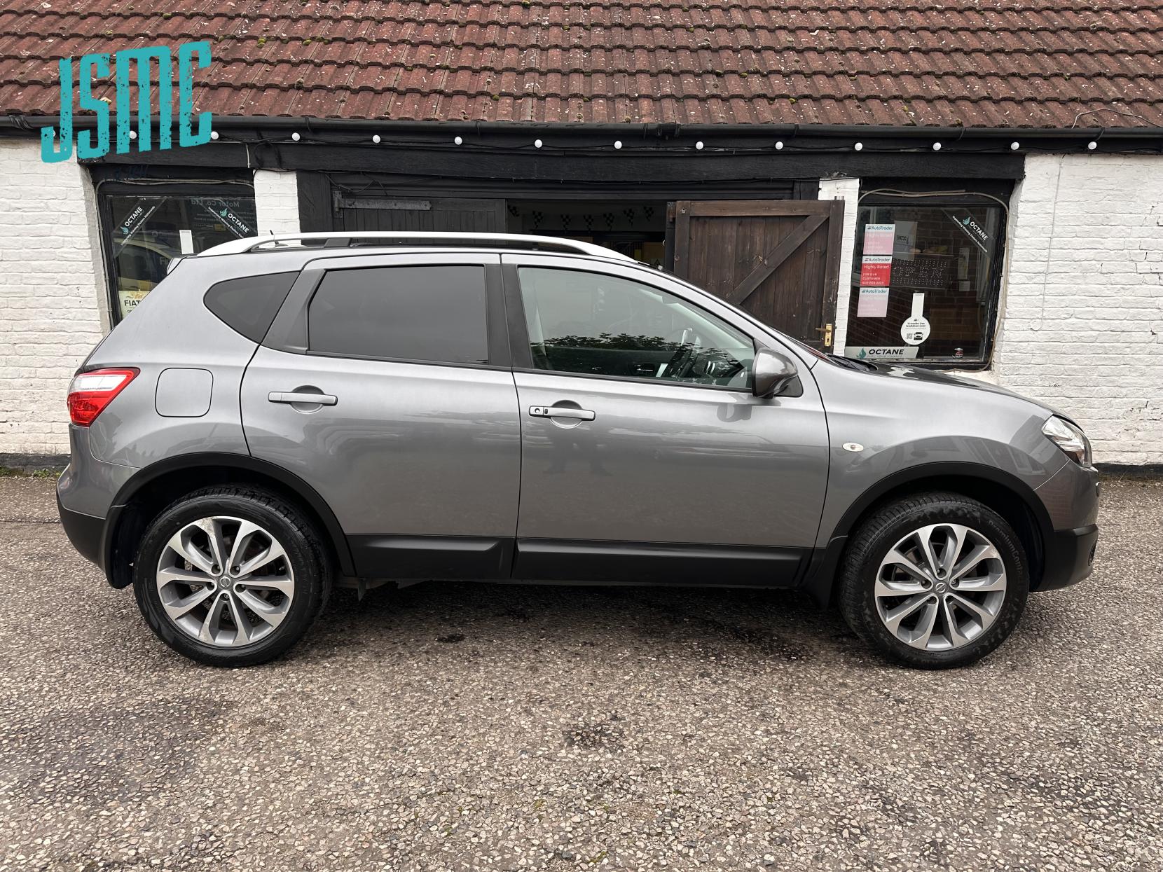 Nissan Qashqai 1.6 Tekna SUV 5dr Petrol Manual 2WD Euro 5 (117 ps)