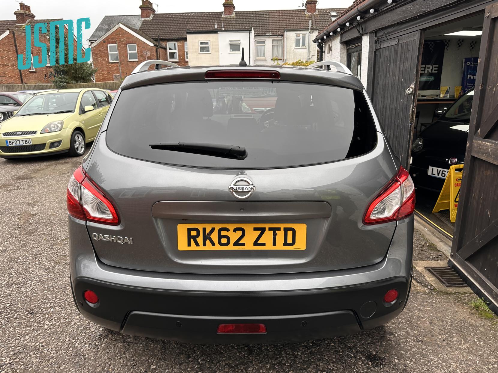 Nissan Qashqai 1.6 Tekna SUV 5dr Petrol Manual 2WD Euro 5 (117 ps)