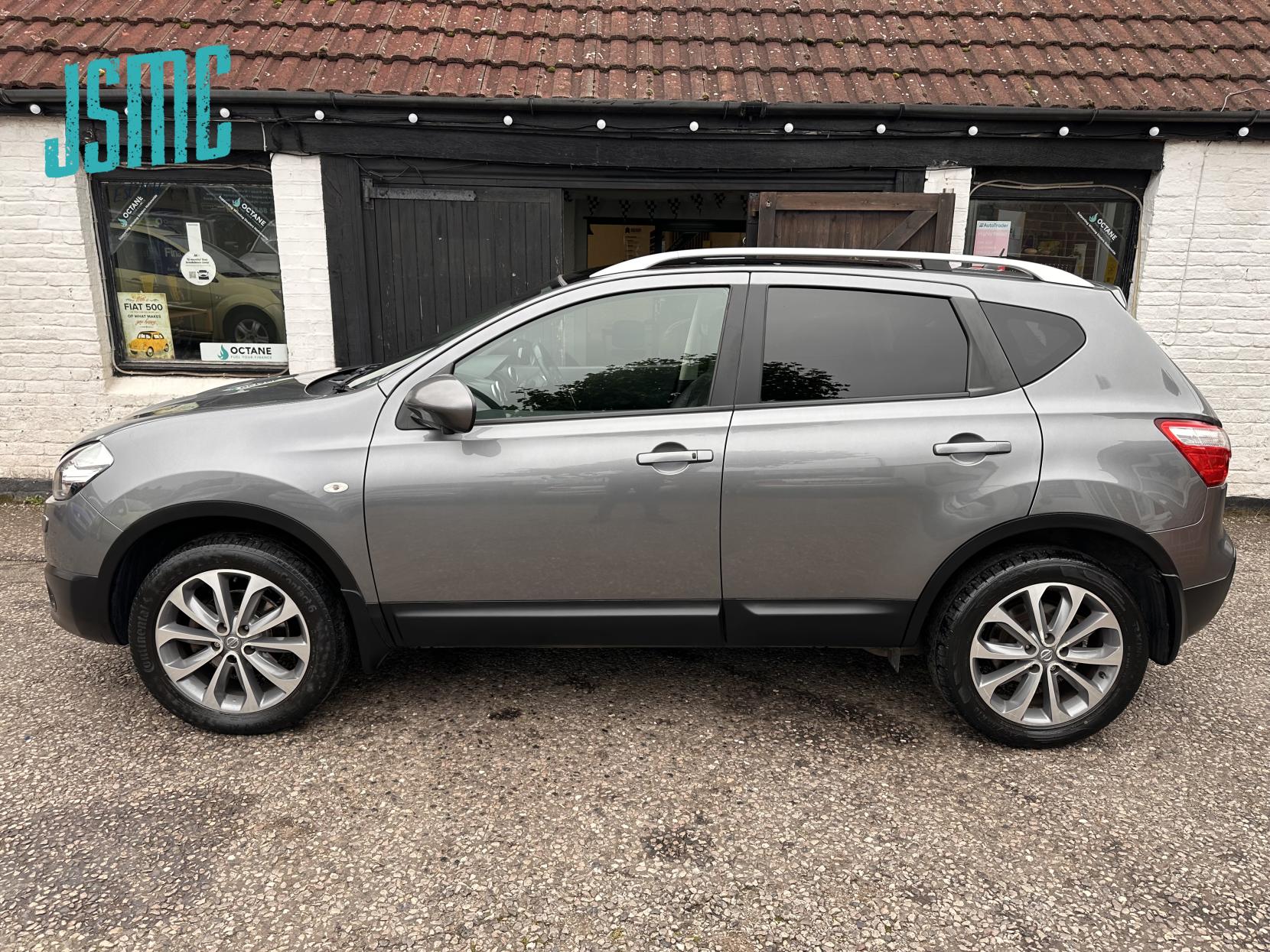 Nissan Qashqai 1.6 Tekna SUV 5dr Petrol Manual 2WD Euro 5 (117 ps)