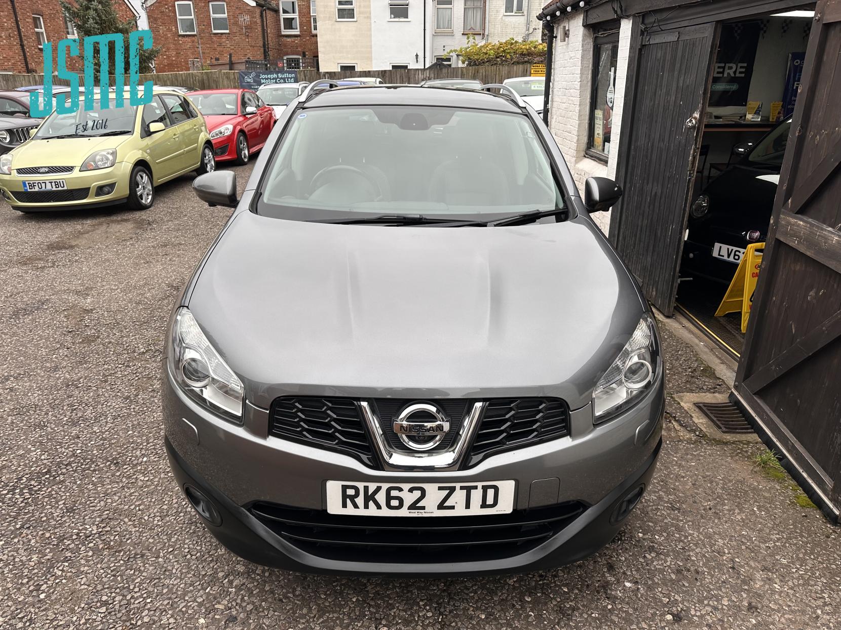 Nissan Qashqai 1.6 Tekna SUV 5dr Petrol Manual 2WD Euro 5 (117 ps)