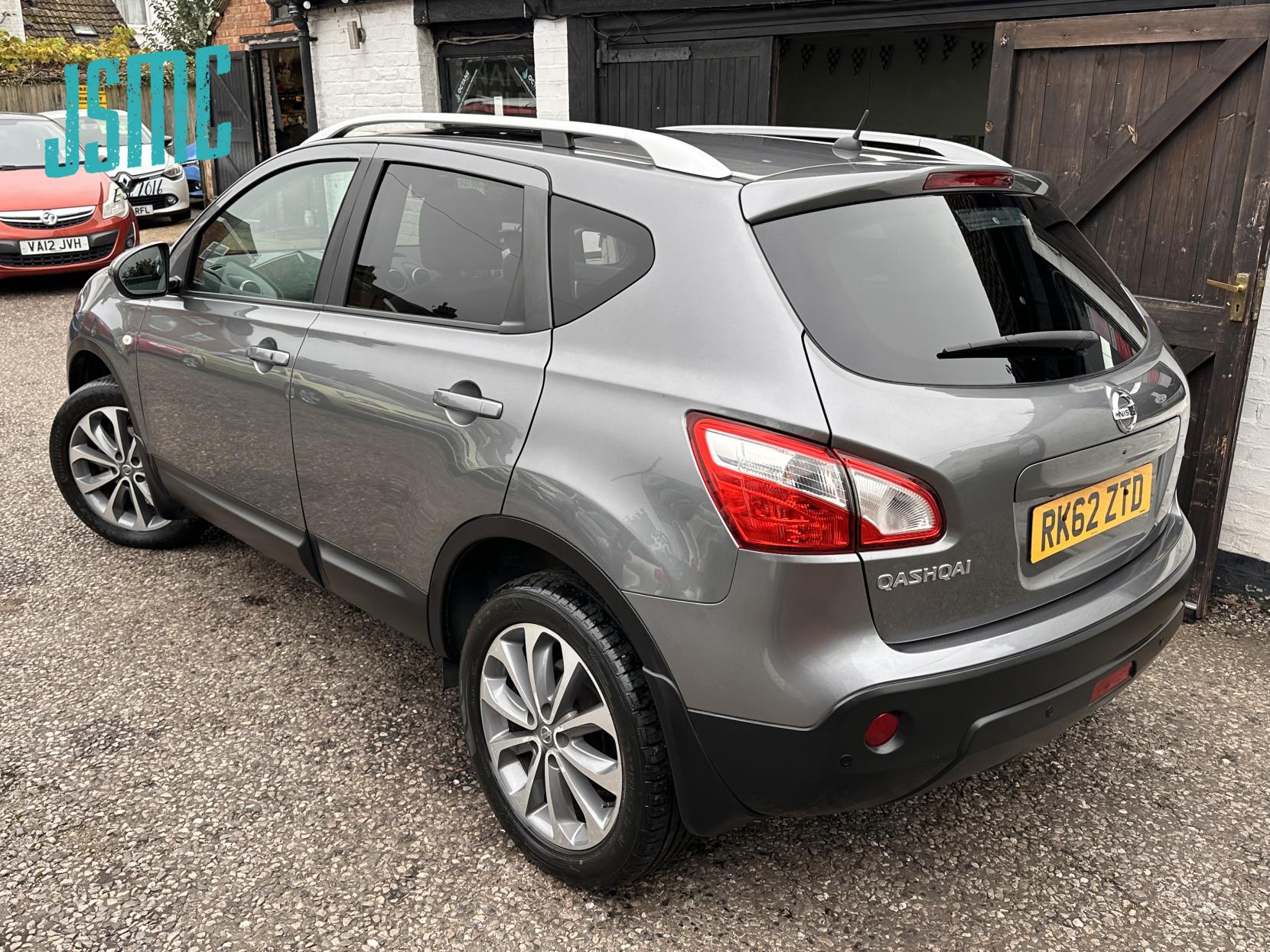 Nissan Qashqai 1.6 Tekna SUV 5dr Petrol Manual 2WD Euro 5 (117 ps)