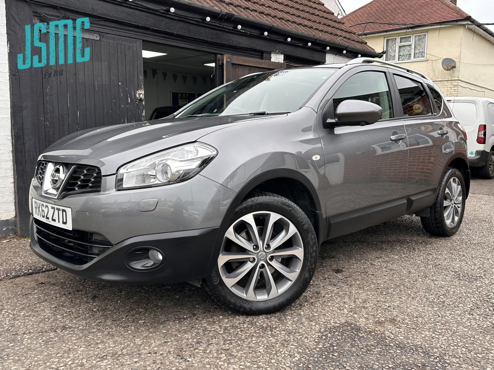 Nissan Qashqai 1.6 Tekna SUV 5dr Petrol Manual 2WD Euro 5 (117 ps)