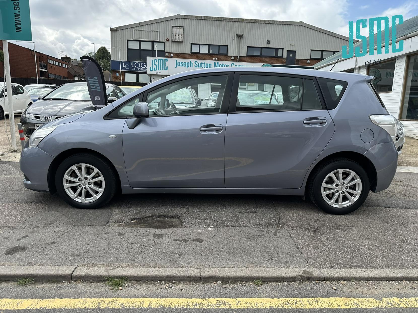 Toyota Verso 1.8 V-Matic TR MPV 5dr Petrol Multidrive S Euro 5 (147 ps)