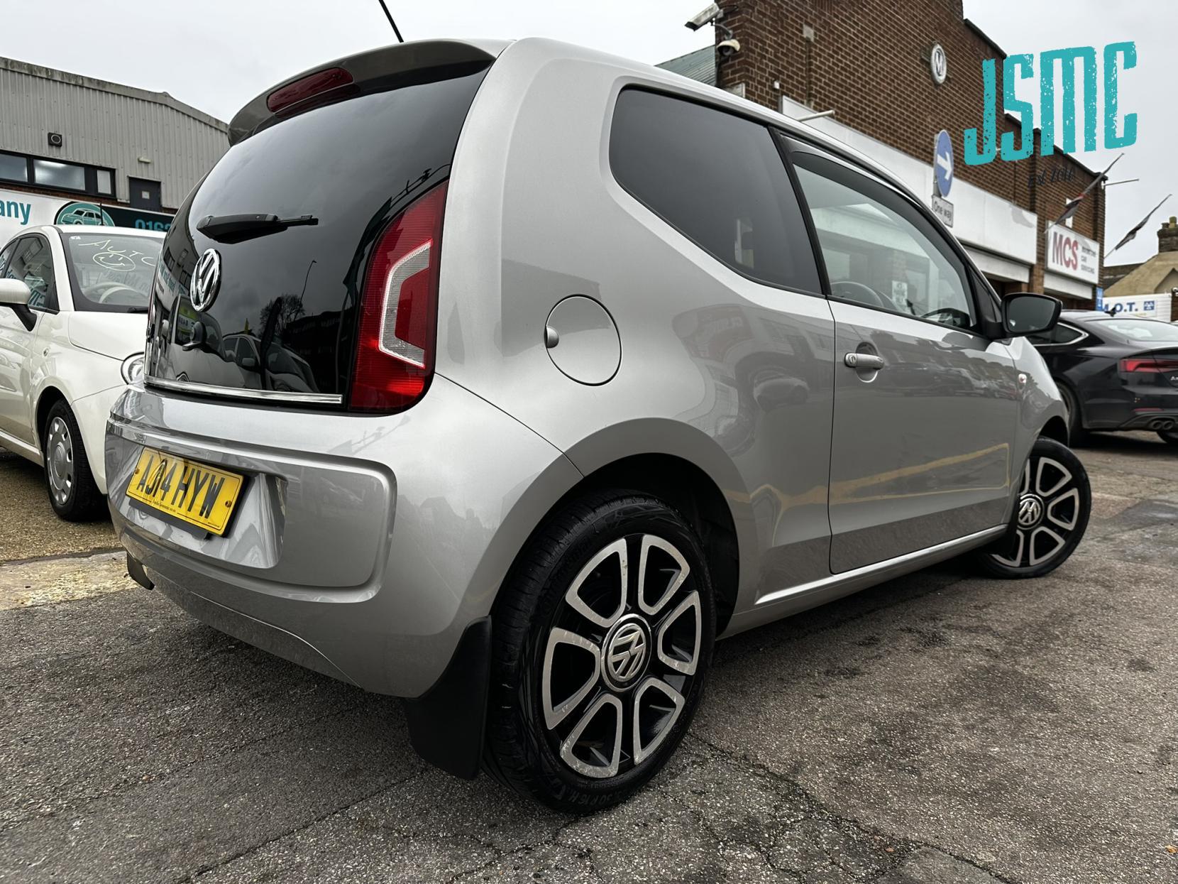 Volkswagen up! 1.0 Groove up! Hatchback 3dr Petrol Manual Euro 5 (75 ps)