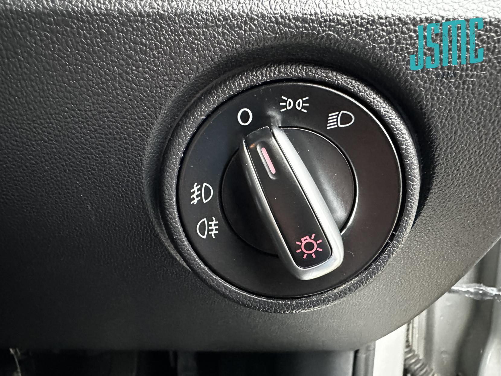 Volkswagen up! 1.0 Groove up! Hatchback 3dr Petrol Manual Euro 5 (75 ps)