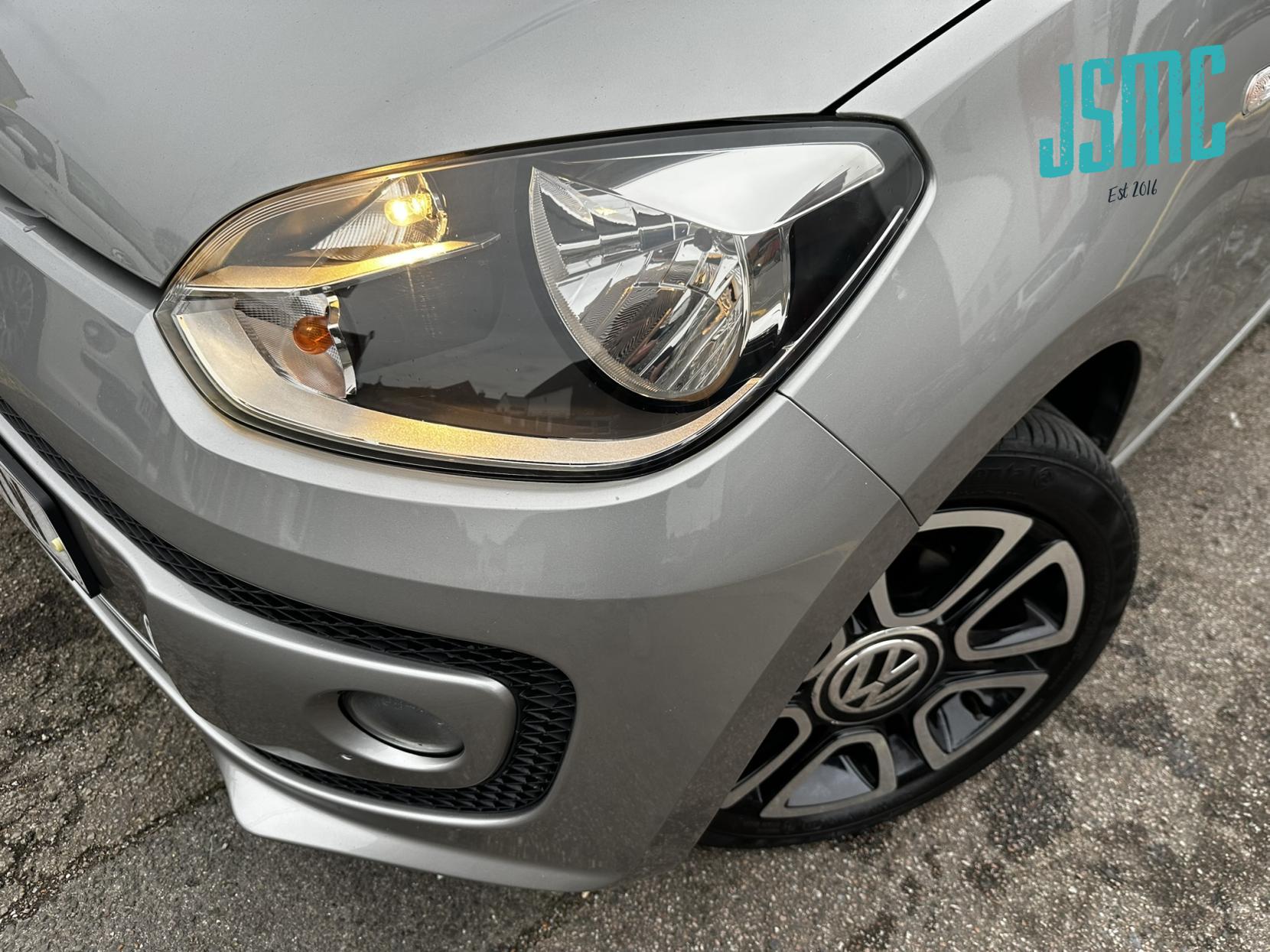 Volkswagen up! 1.0 Groove up! Hatchback 3dr Petrol Manual Euro 5 (75 ps)