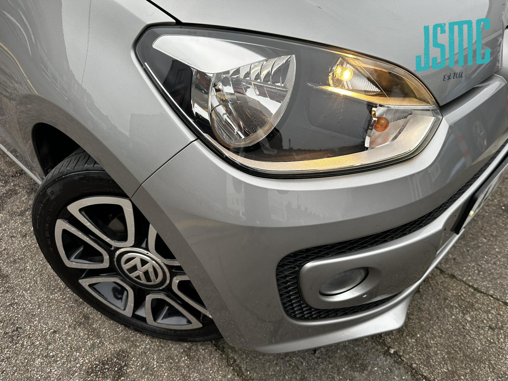 Volkswagen up! 1.0 Groove up! Hatchback 3dr Petrol Manual Euro 5 (75 ps)