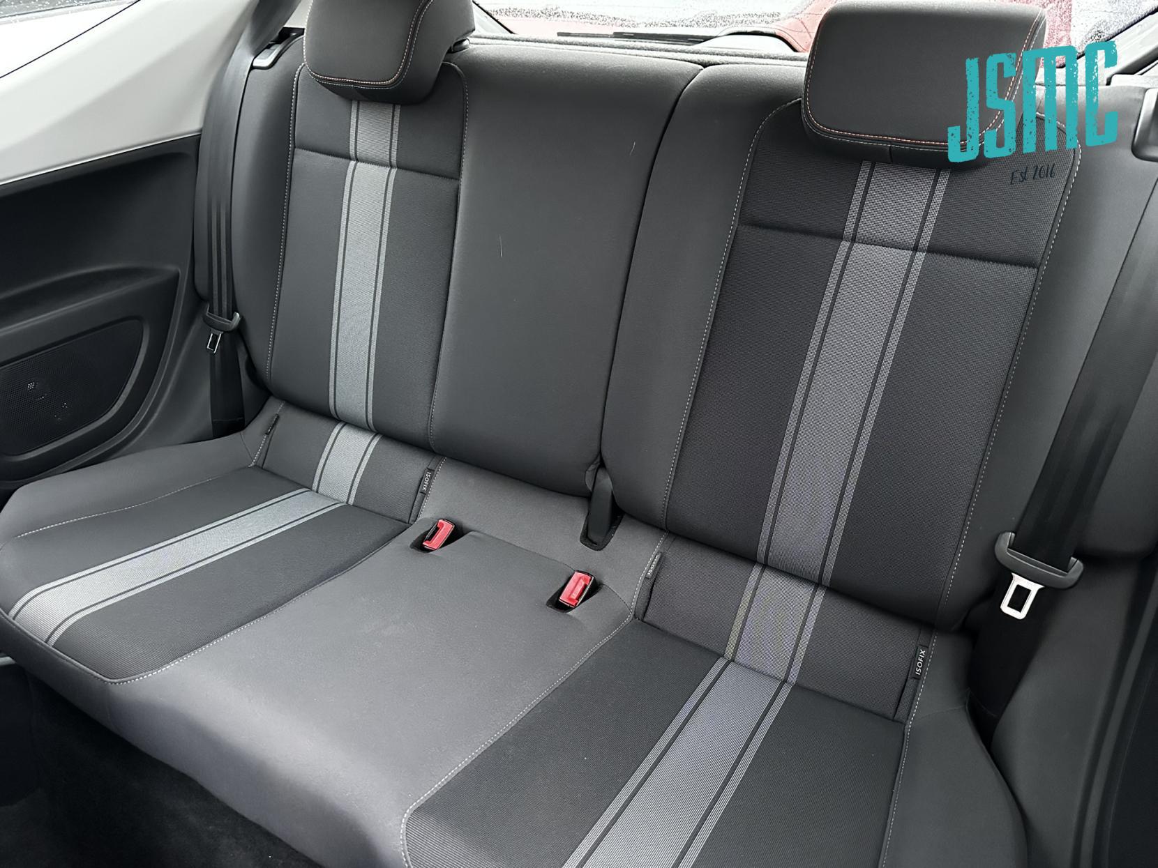 Volkswagen up! 1.0 Groove up! Hatchback 3dr Petrol Manual Euro 5 (75 ps)