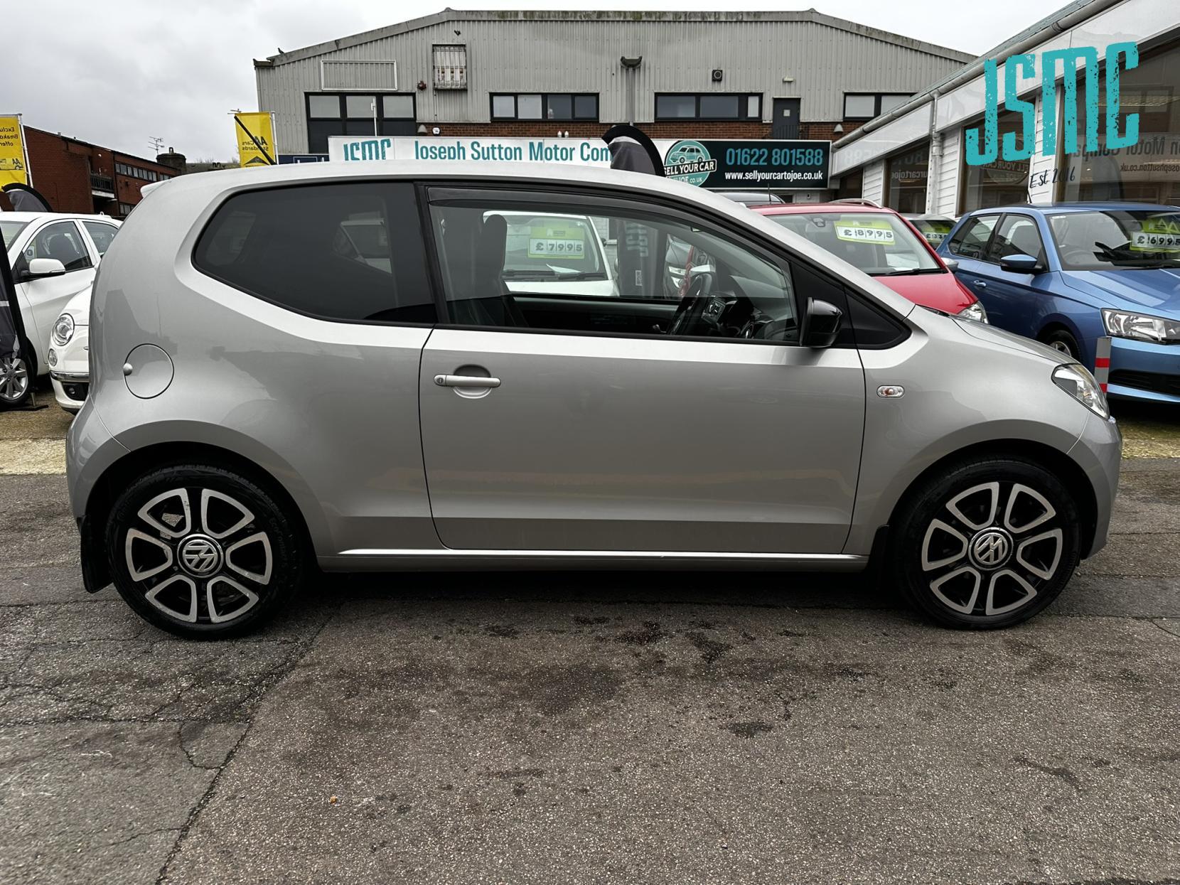 Volkswagen up! 1.0 Groove up! Hatchback 3dr Petrol Manual Euro 5 (75 ps)