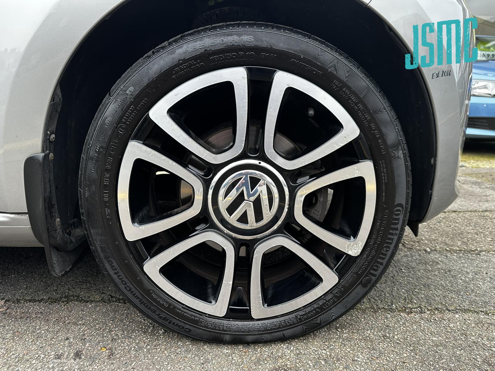 Volkswagen up! 1.0 Groove up! Hatchback 3dr Petrol Manual Euro 5 (75 ps)