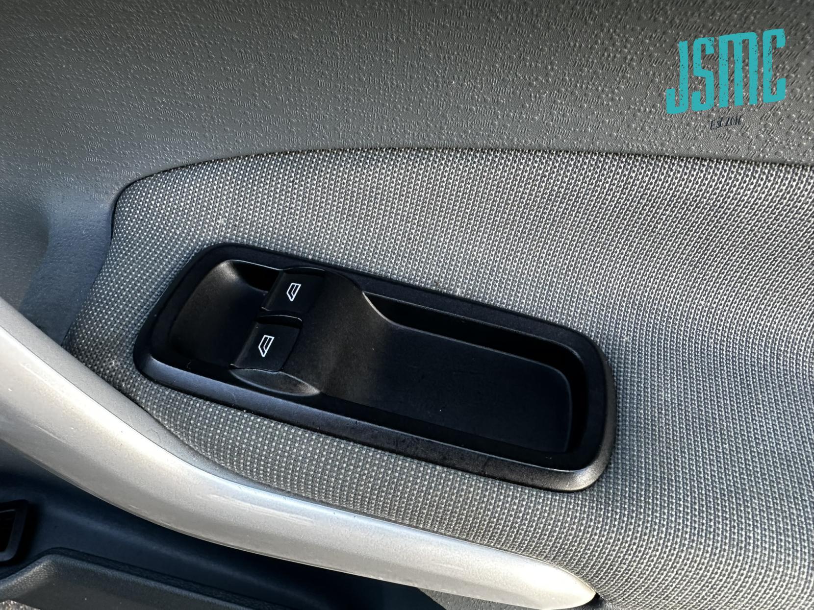 Ford Fiesta 1.6 Zetec S Hatchback 3dr Petrol Manual (139 g/km, 118 bhp)