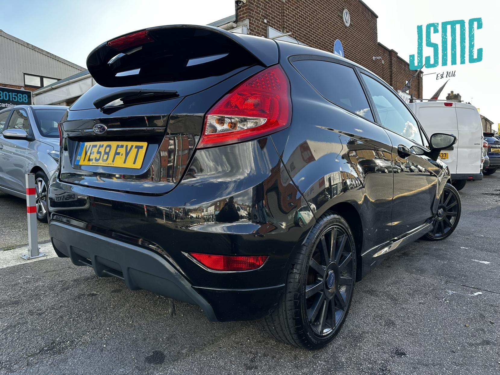 Ford Fiesta 1.6 Zetec S Hatchback 3dr Petrol Manual (139 g/km, 118 bhp)