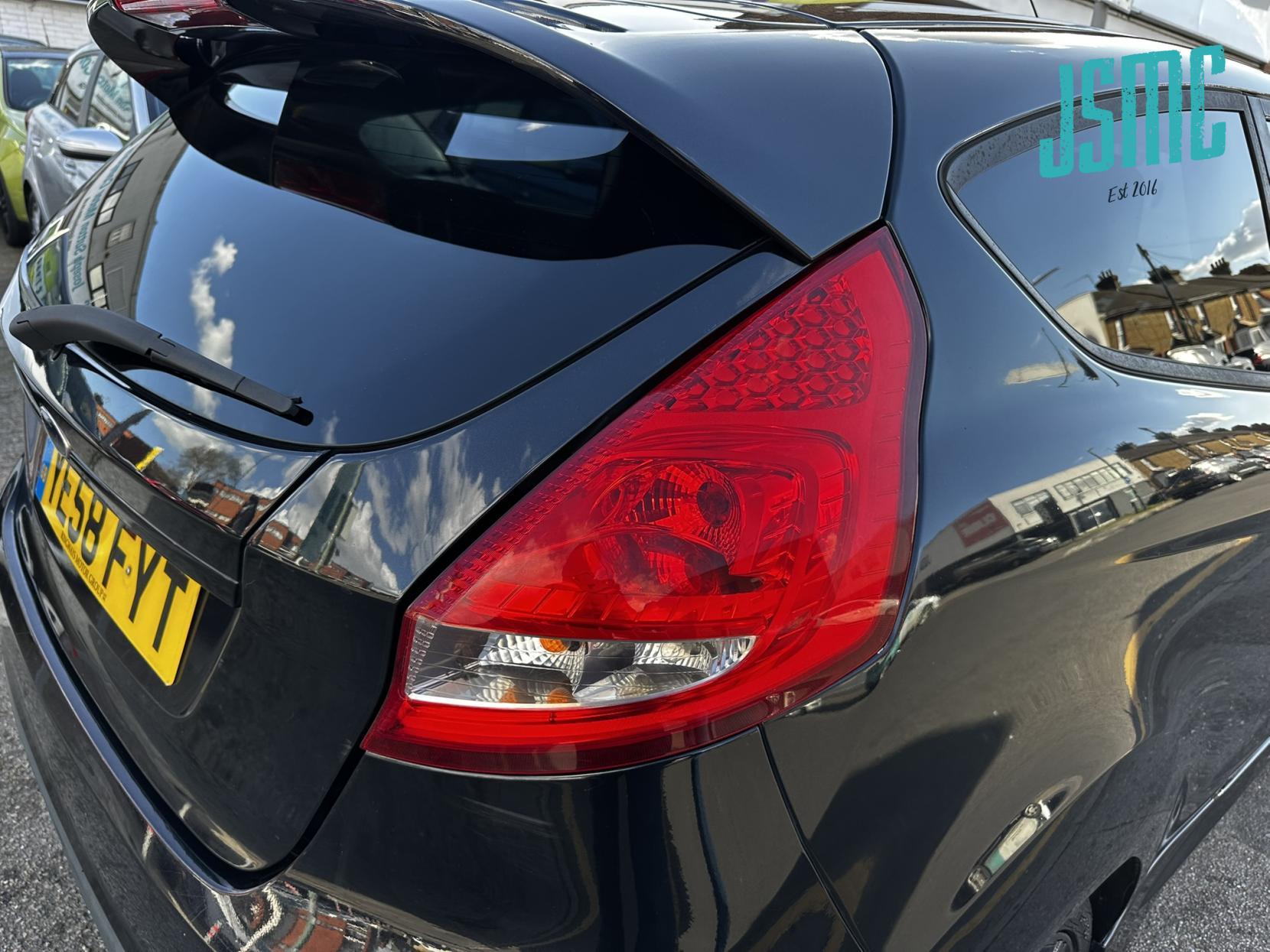 Ford Fiesta 1.6 Zetec S Hatchback 3dr Petrol Manual (139 g/km, 118 bhp)