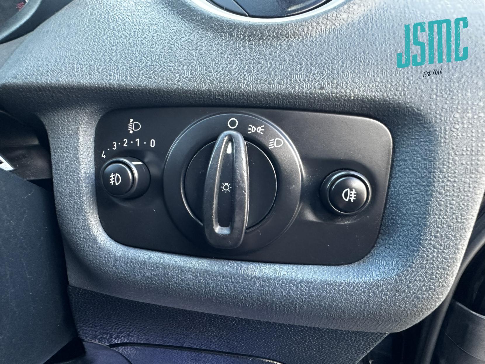 Ford Fiesta 1.6 Zetec S Hatchback 3dr Petrol Manual (139 g/km, 118 bhp)