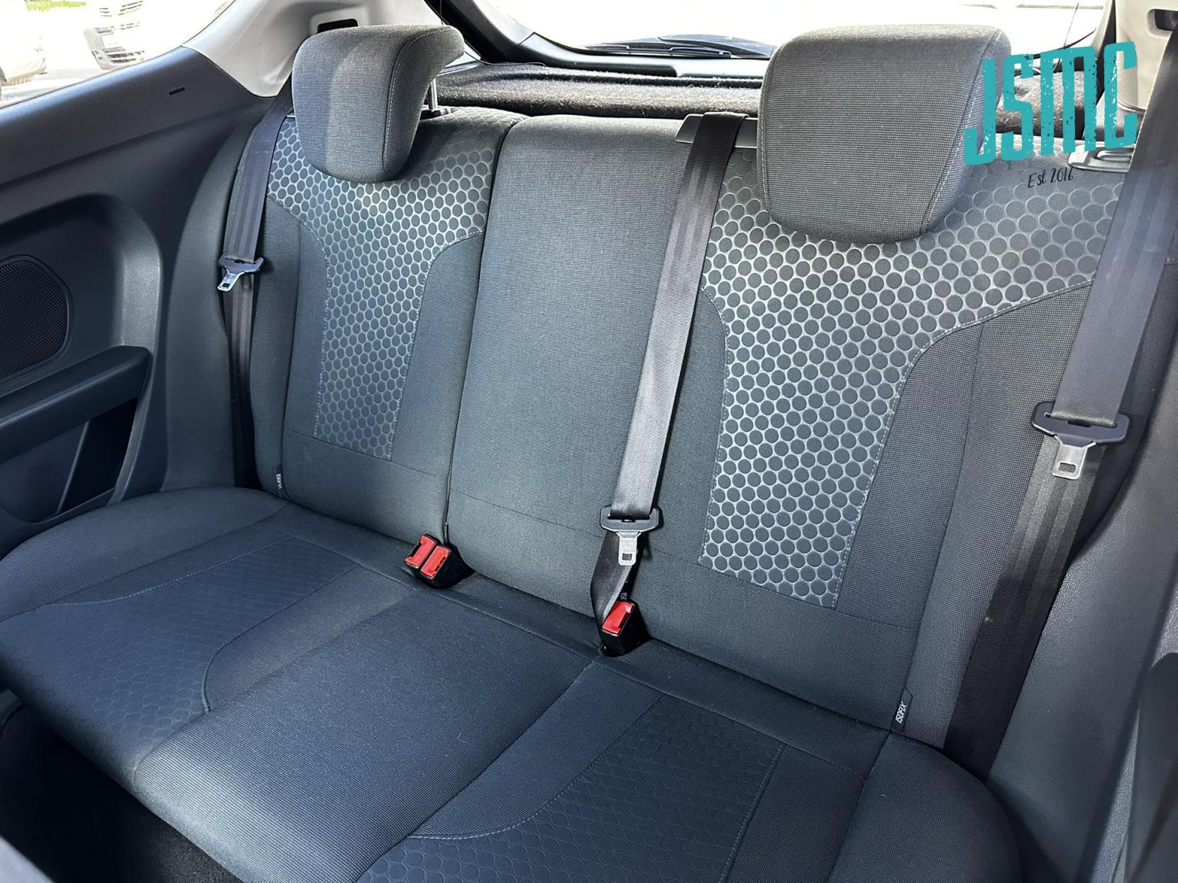 Ford Fiesta 1.6 Zetec S Hatchback 3dr Petrol Manual (139 g/km, 118 bhp)